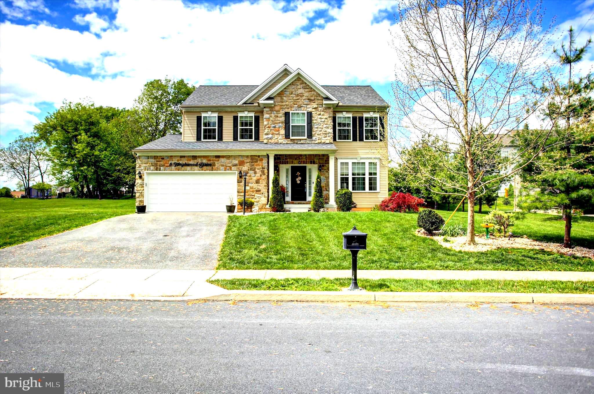 8 TANGLEWOOD DRIVE