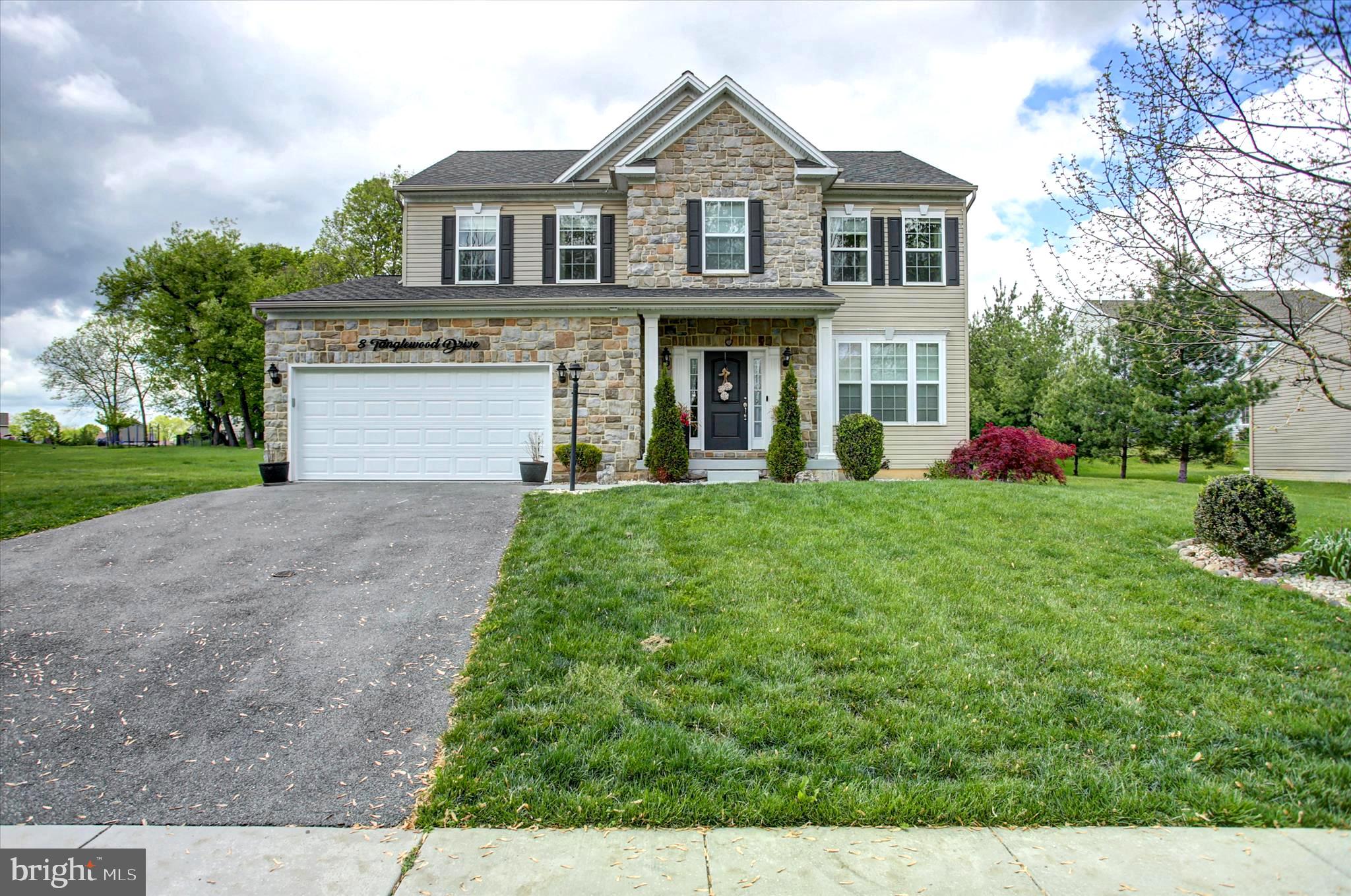8 TANGLEWOOD DRIVE