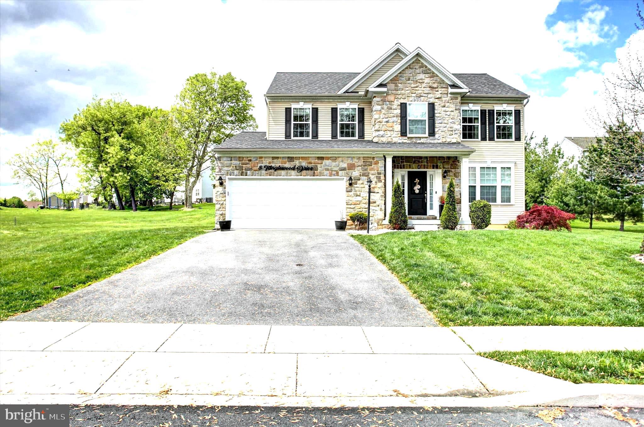 8 TANGLEWOOD DRIVE
