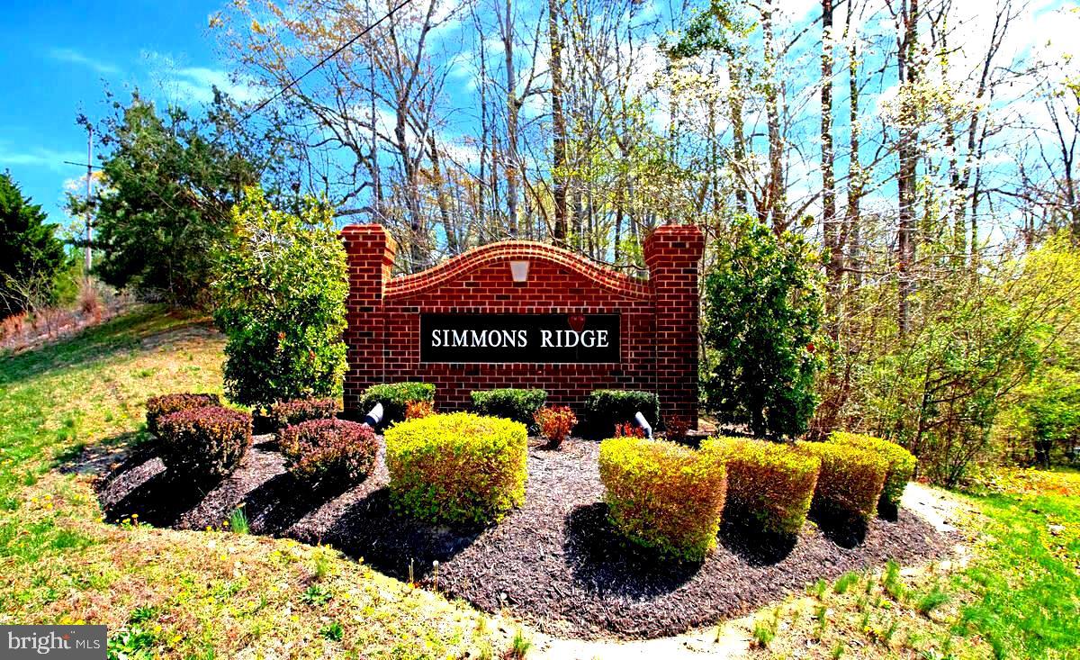 SIMMONS RIDGE - Residential