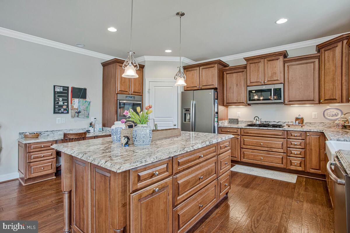 SIMMONS RIDGE - Residential