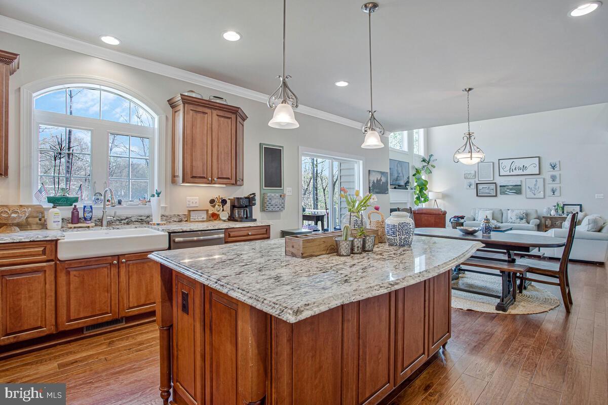 SIMMONS RIDGE - Residential