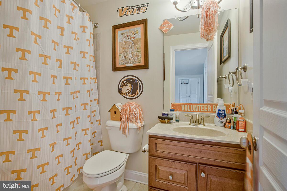 SIMMONS RIDGE - Residential