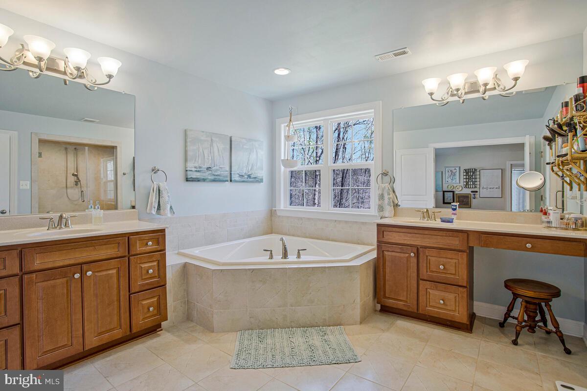 SIMMONS RIDGE - Residential