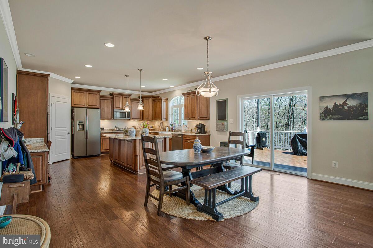 SIMMONS RIDGE - Residential