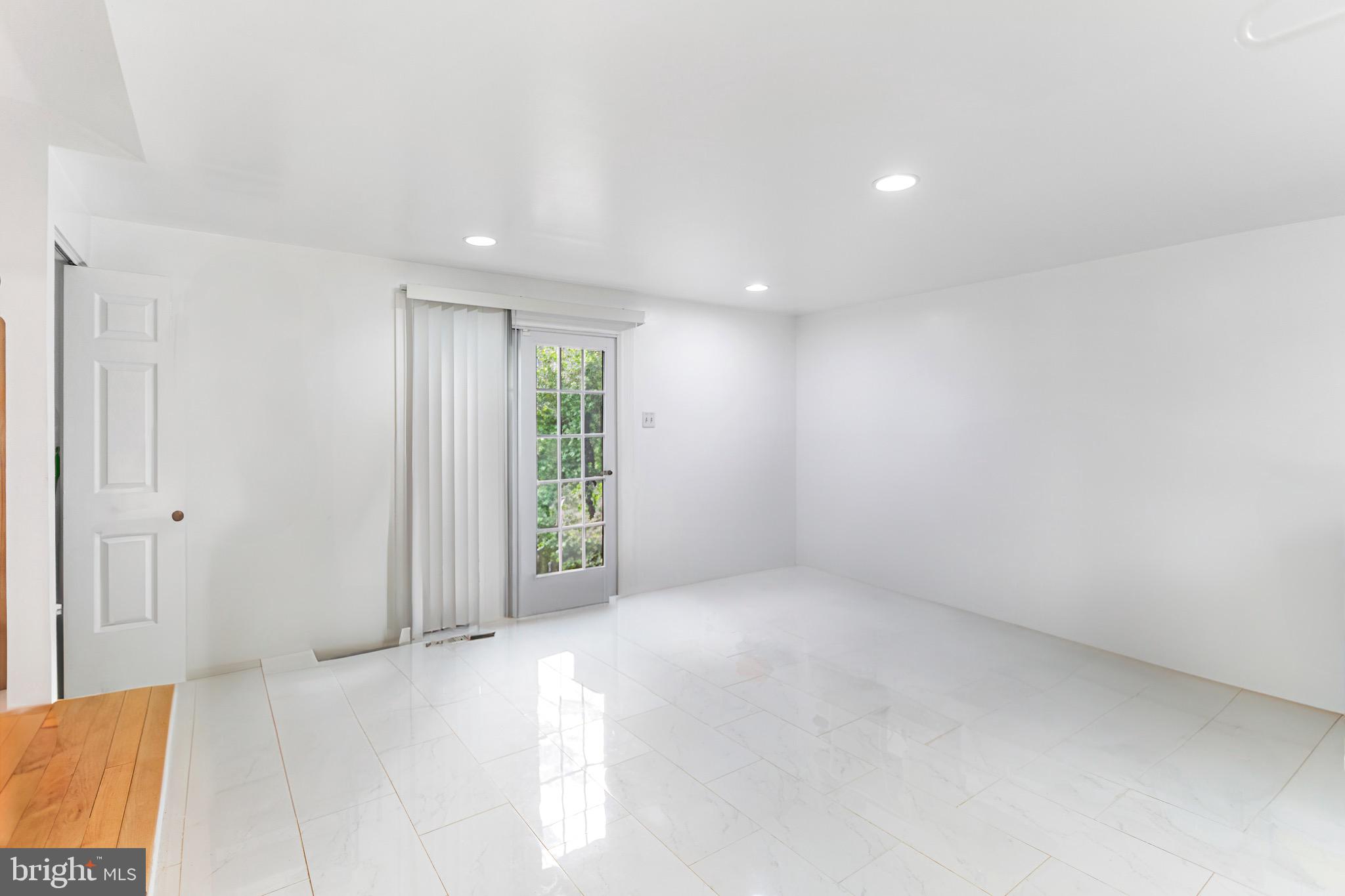 MISTY WOODS - Residential