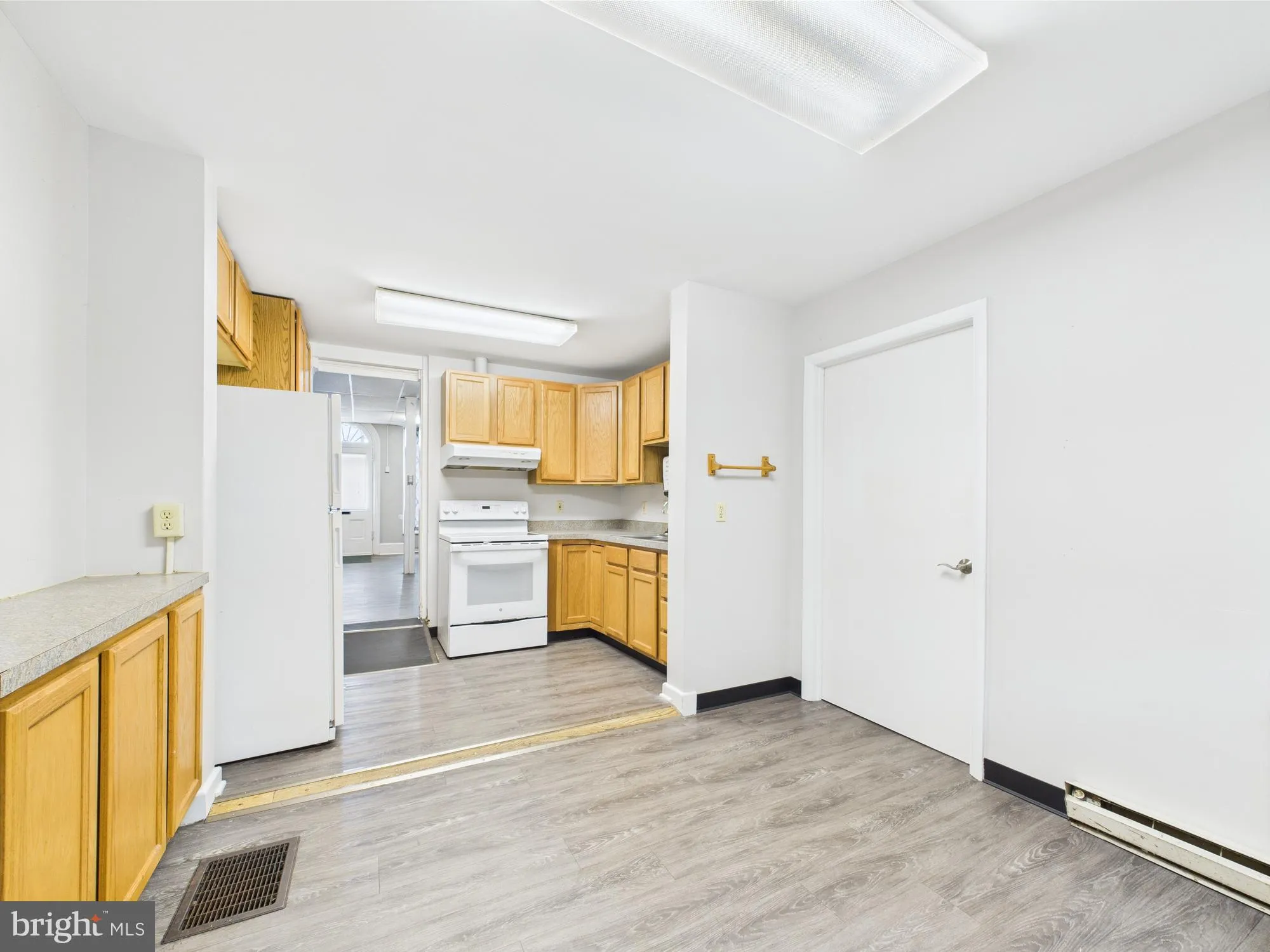 Carlisle, Pennsylvania 17013, United States, 5 Bedrooms Bedrooms, ,2 BathroomsBathrooms,Residential,Pending,127680