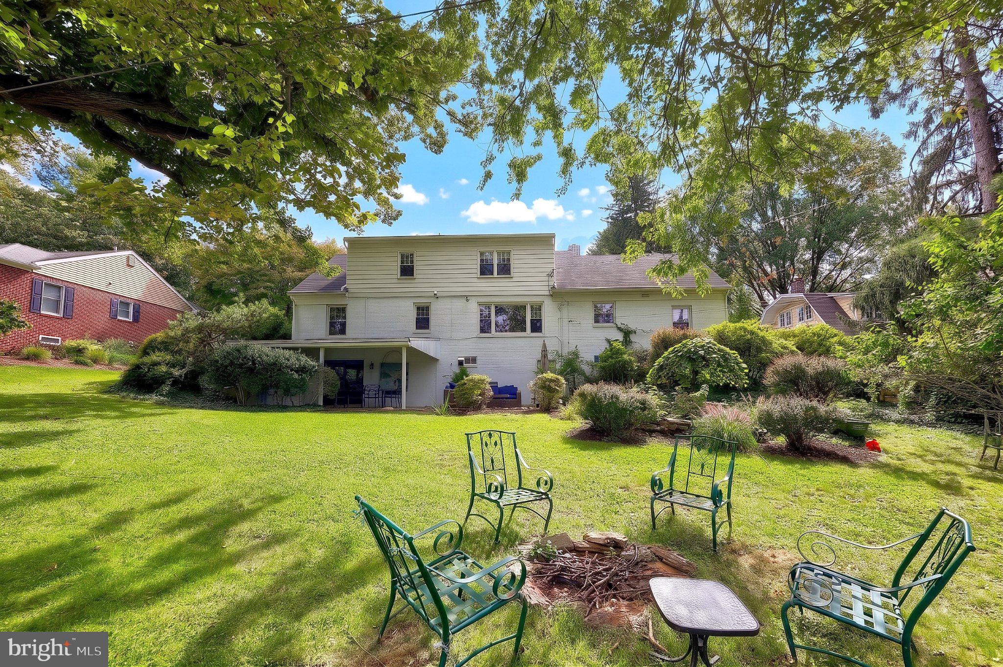 983 BROCKIE LANE