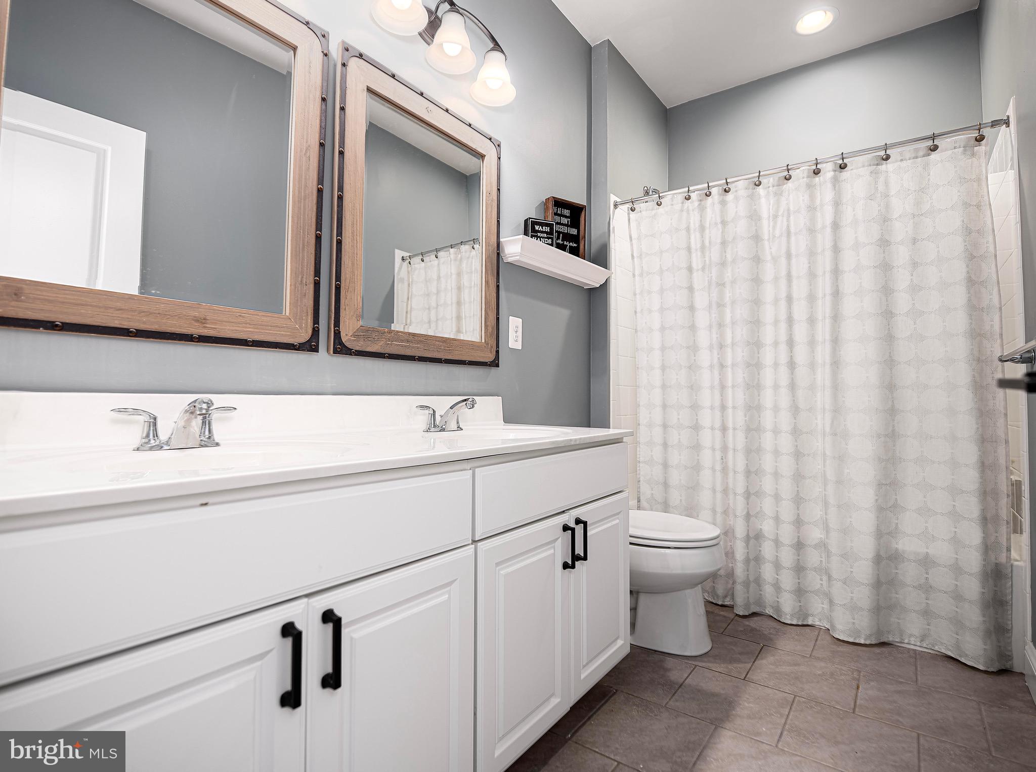 THE ESTATES AT CEDARDAY - Residential