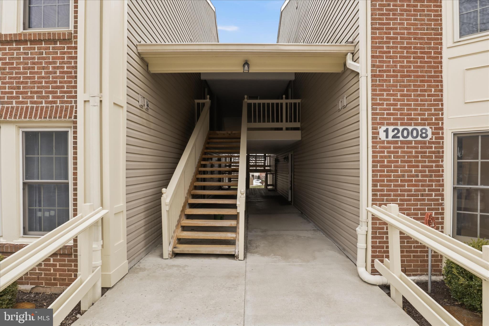 OXFORD HOUSE - Residential