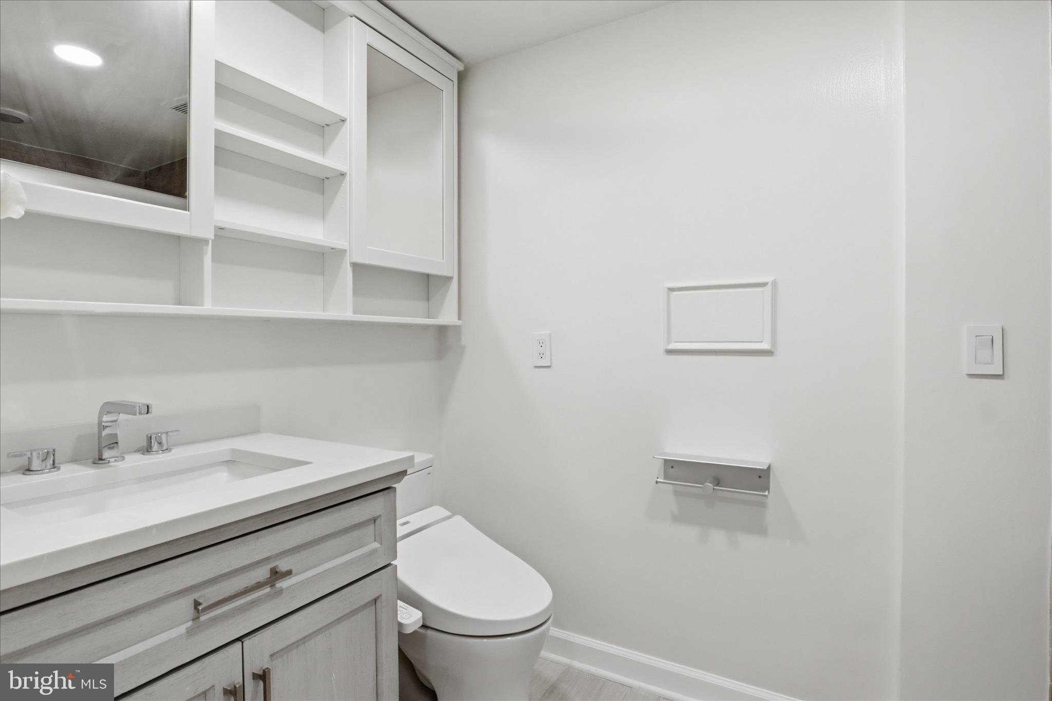 OXFORD HOUSE - Residential