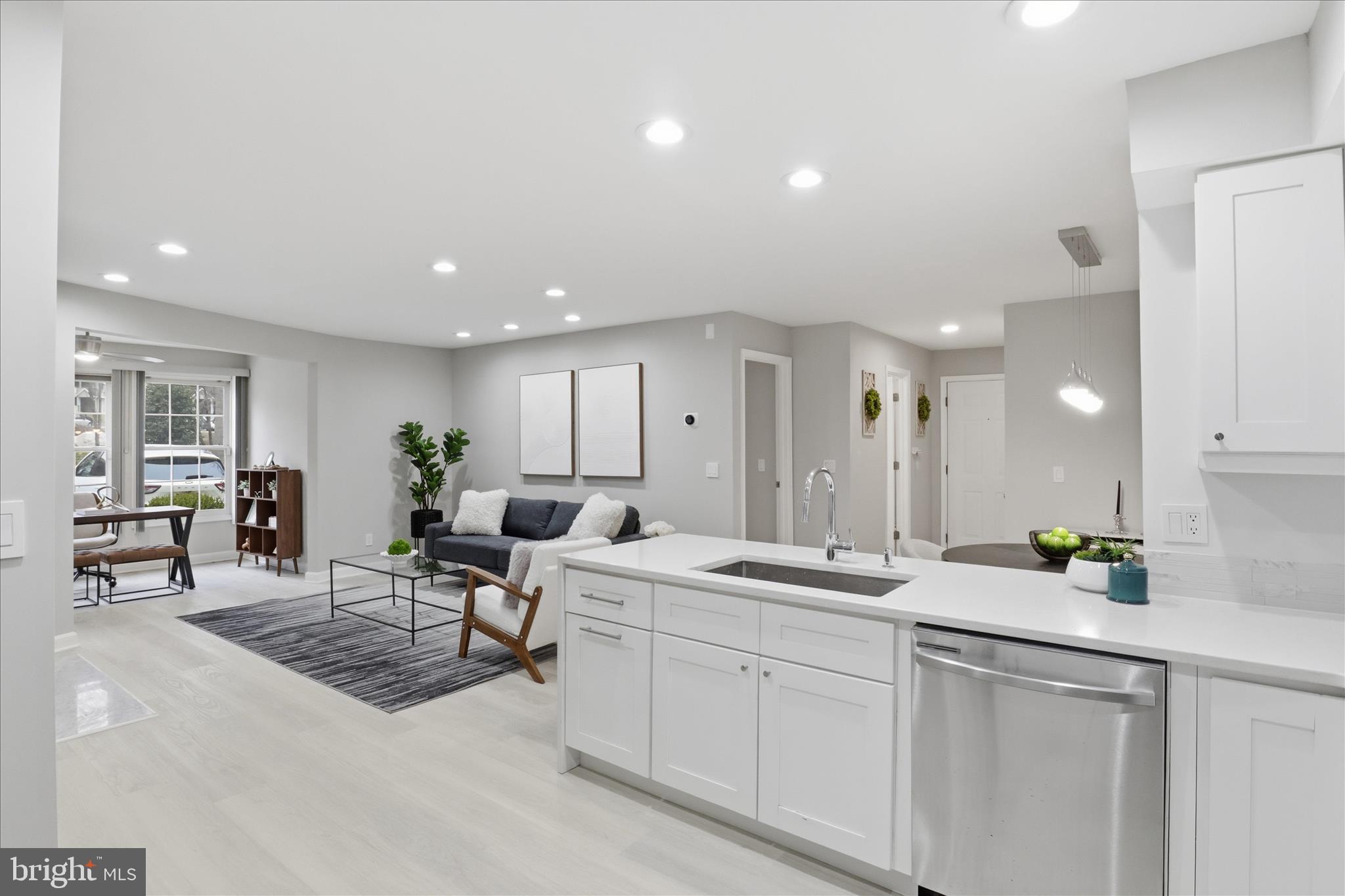 OXFORD HOUSE - Residential