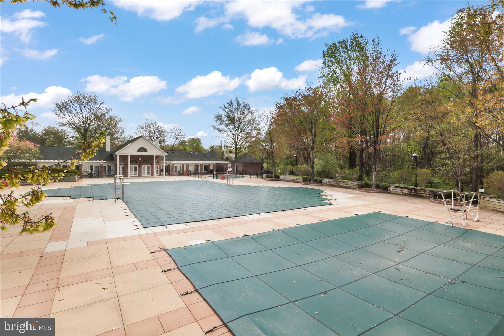 OXFORD HOUSE - Residential