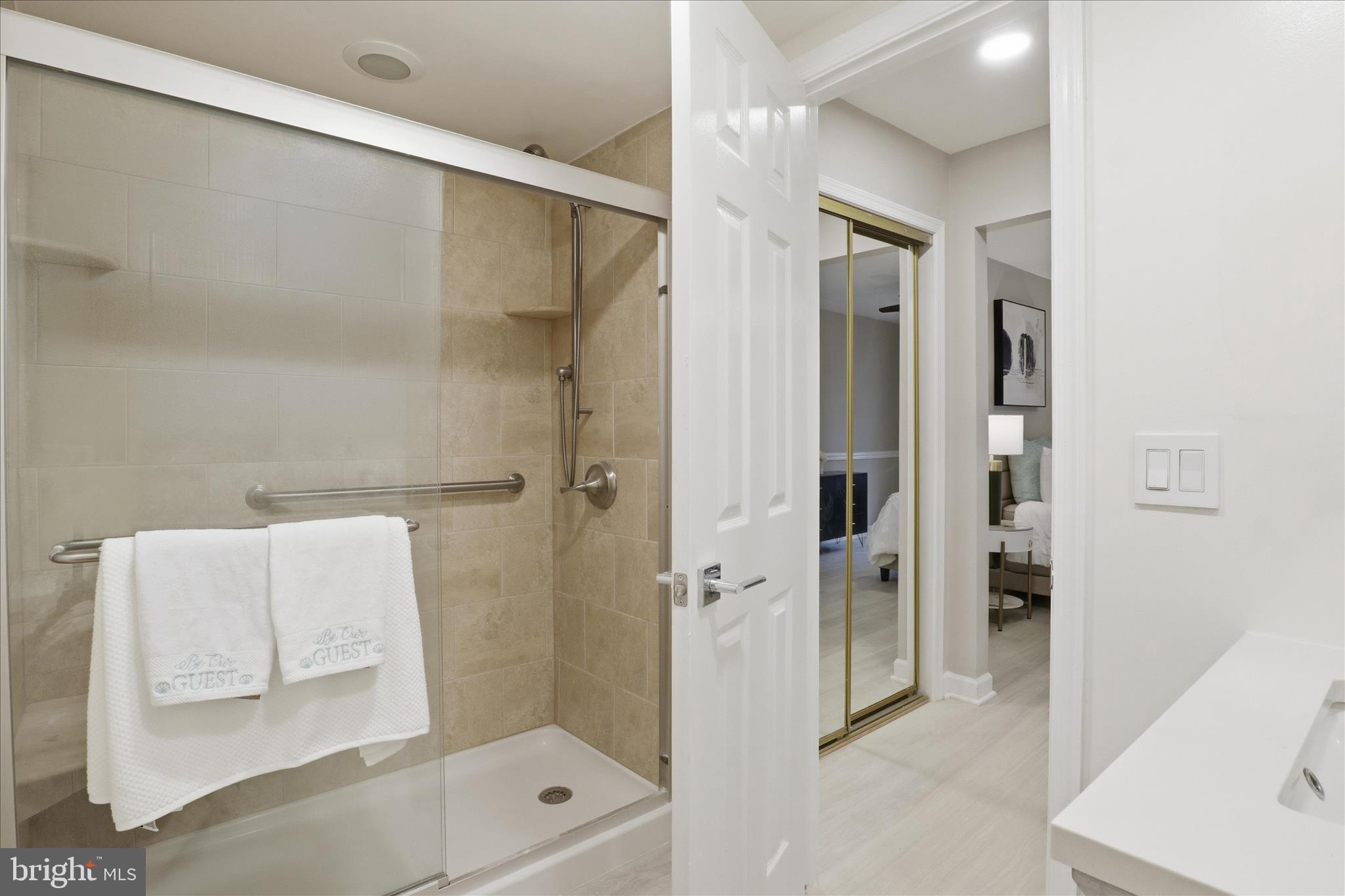 OXFORD HOUSE - Residential