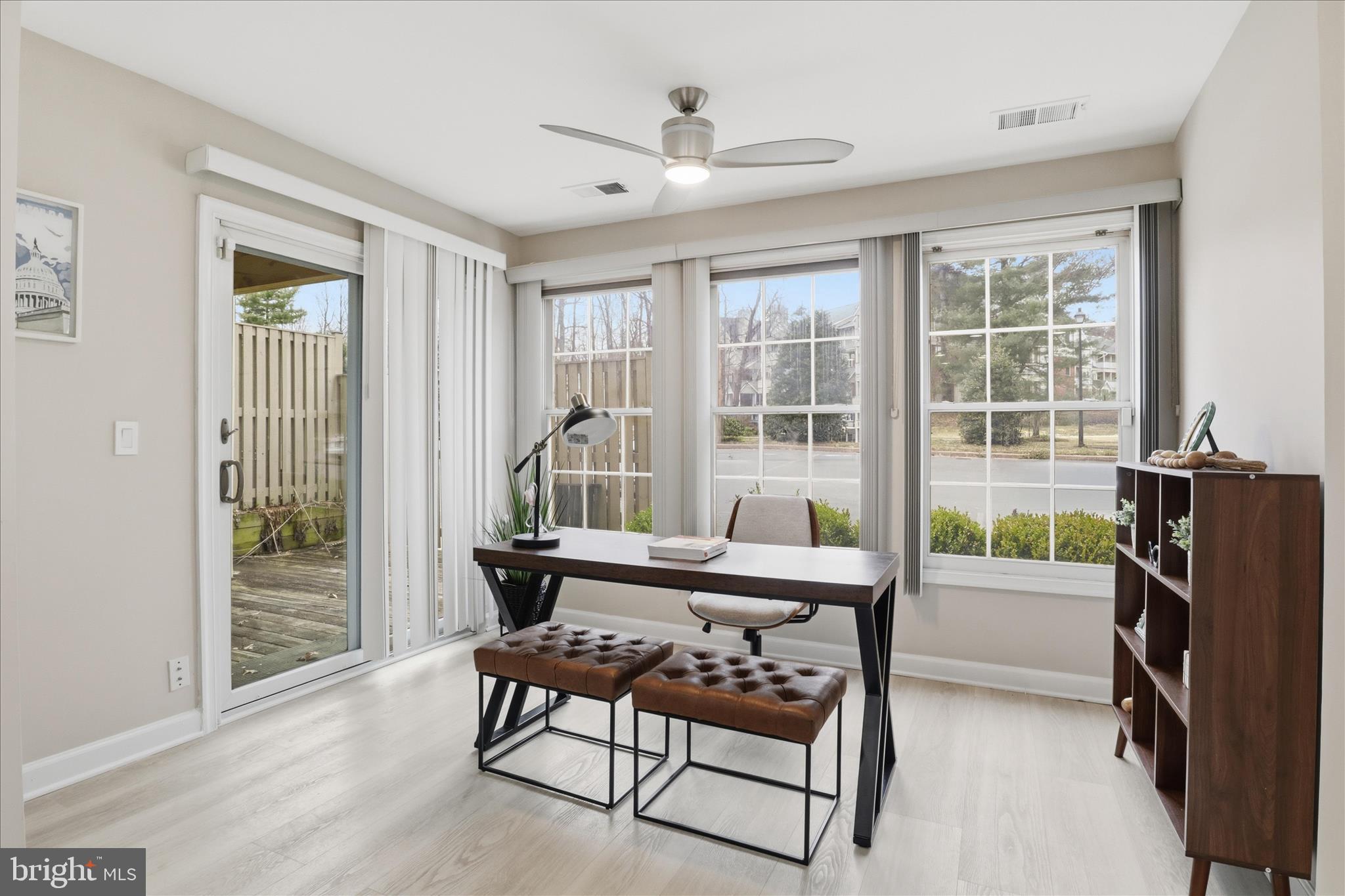 OXFORD HOUSE - Residential