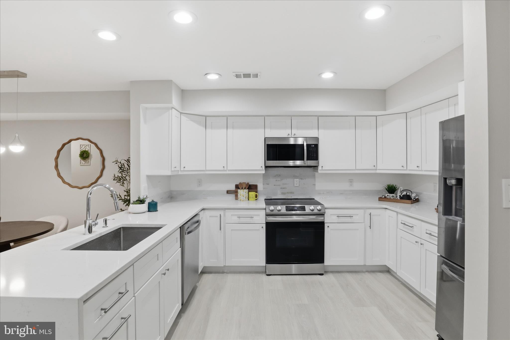 OXFORD HOUSE - Residential