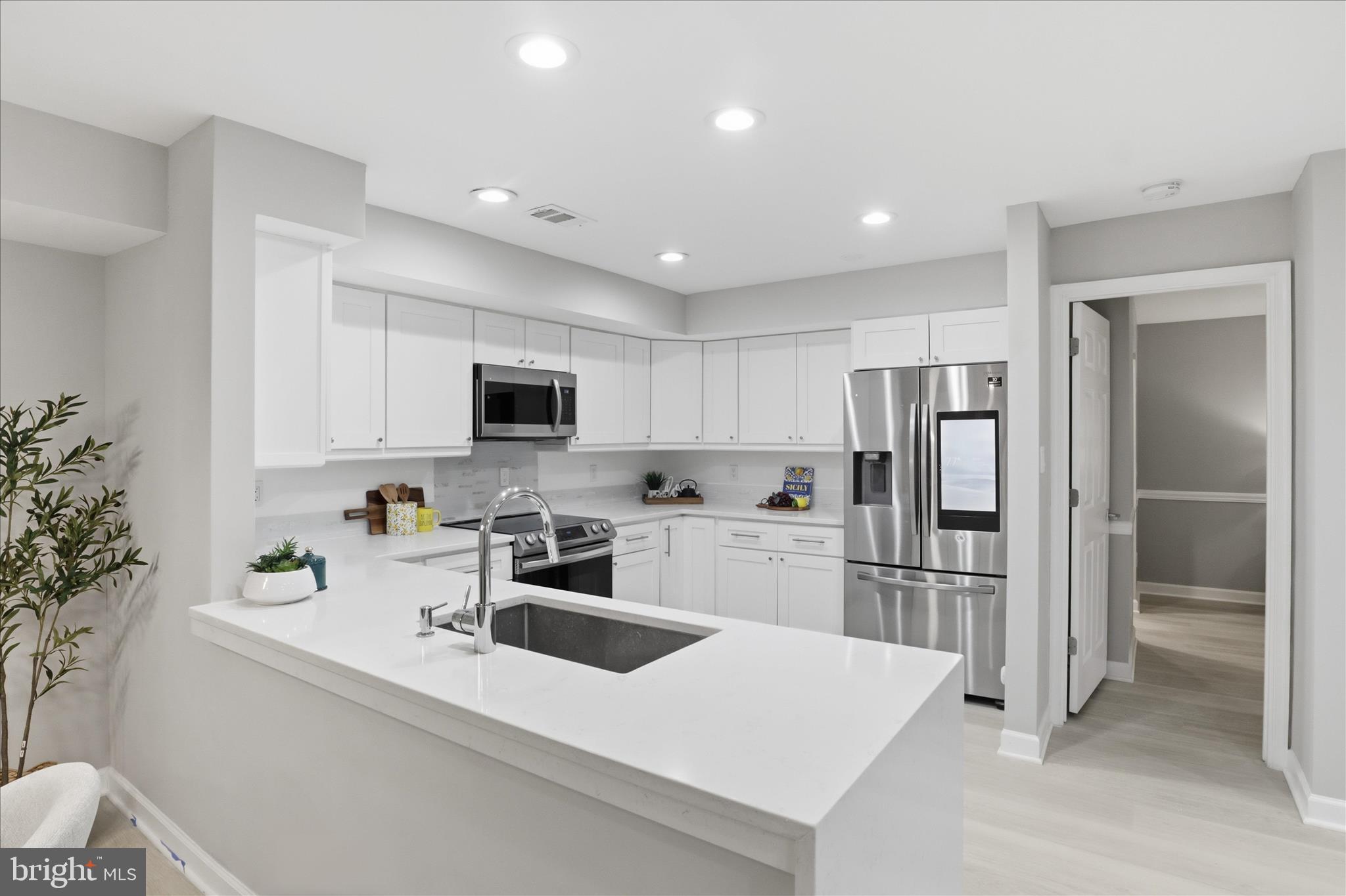 OXFORD HOUSE - Residential