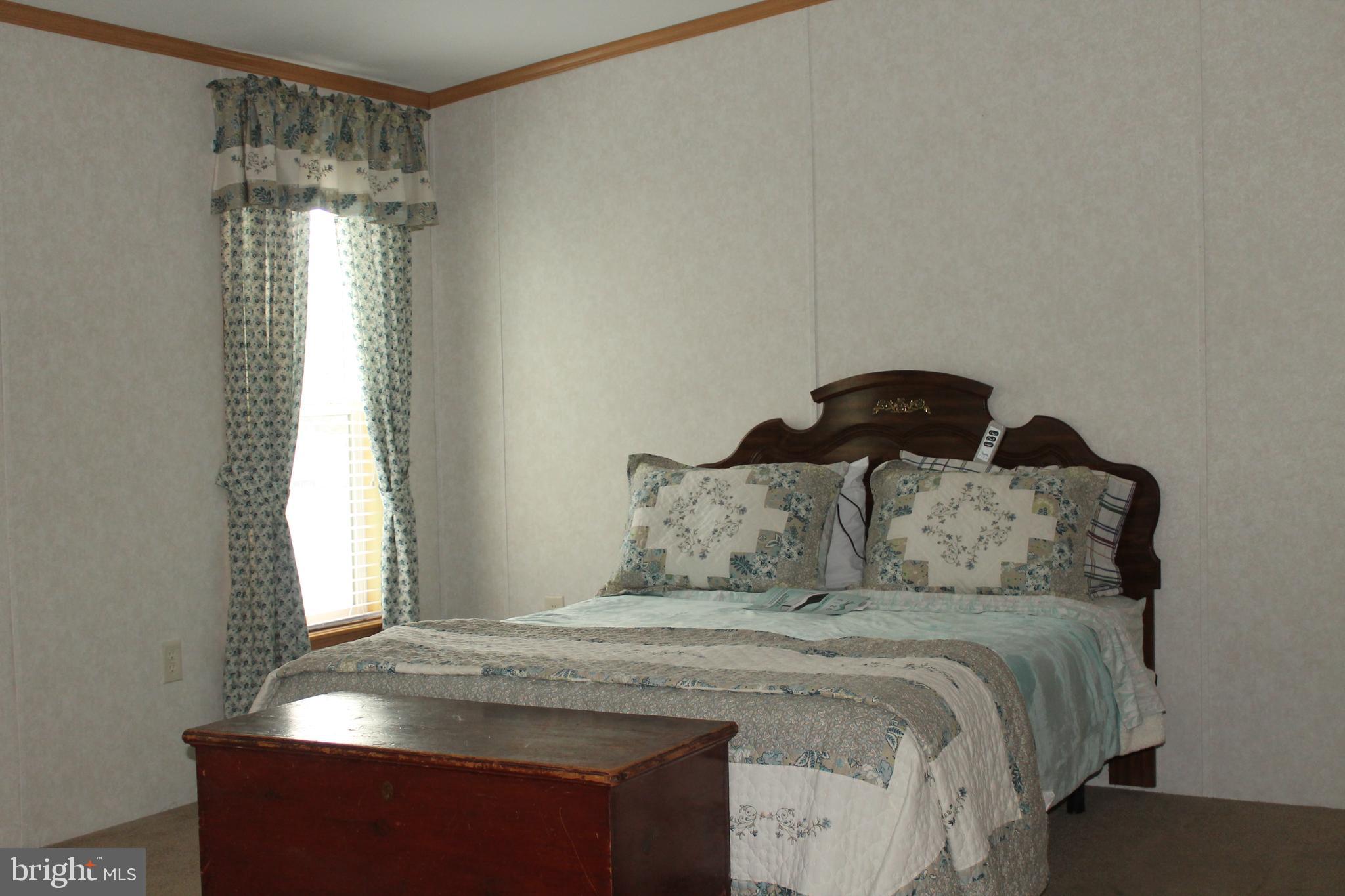 ROLLING HILLS MHP - Residential