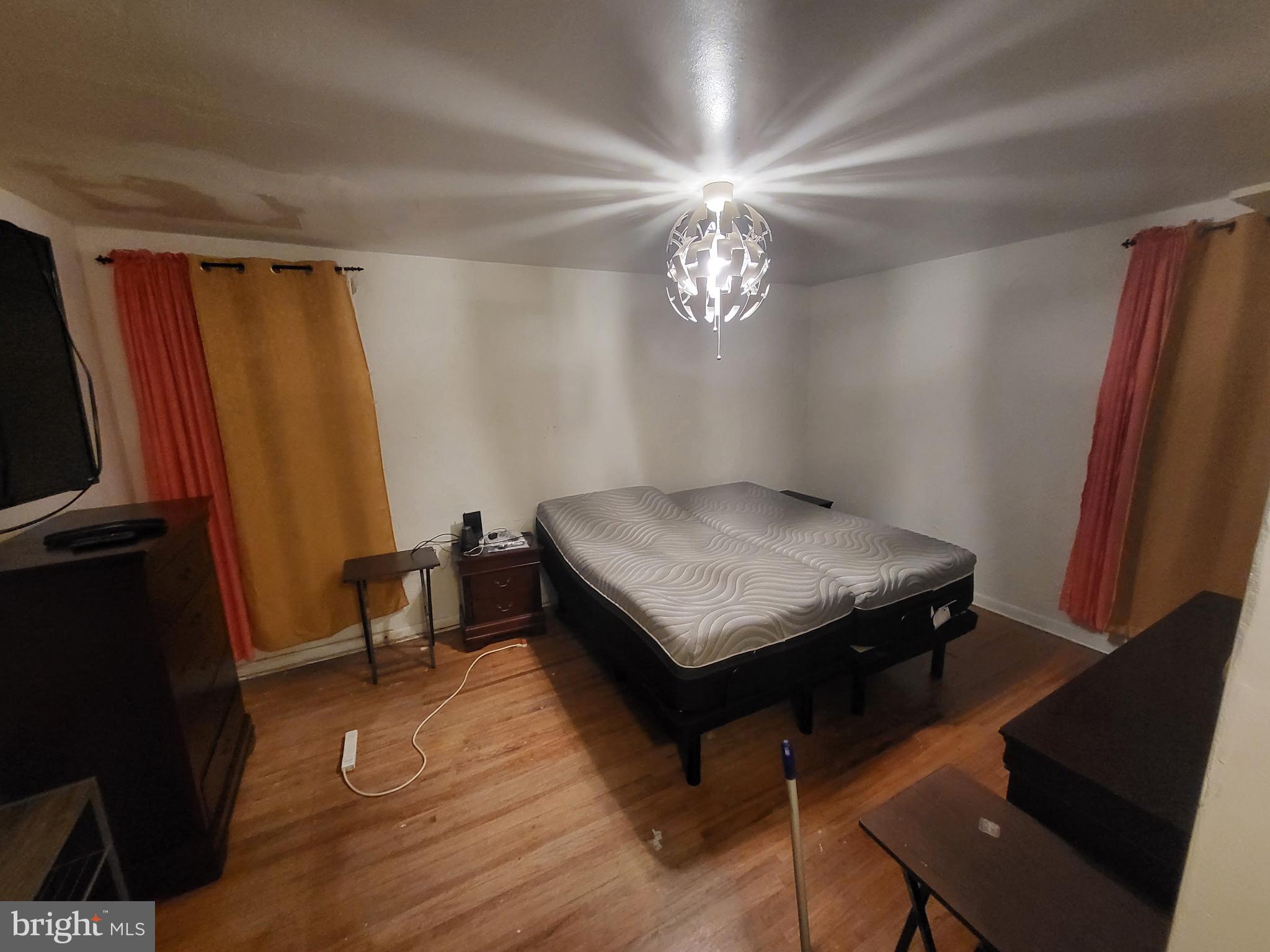 WEST OAK LANE - Residential