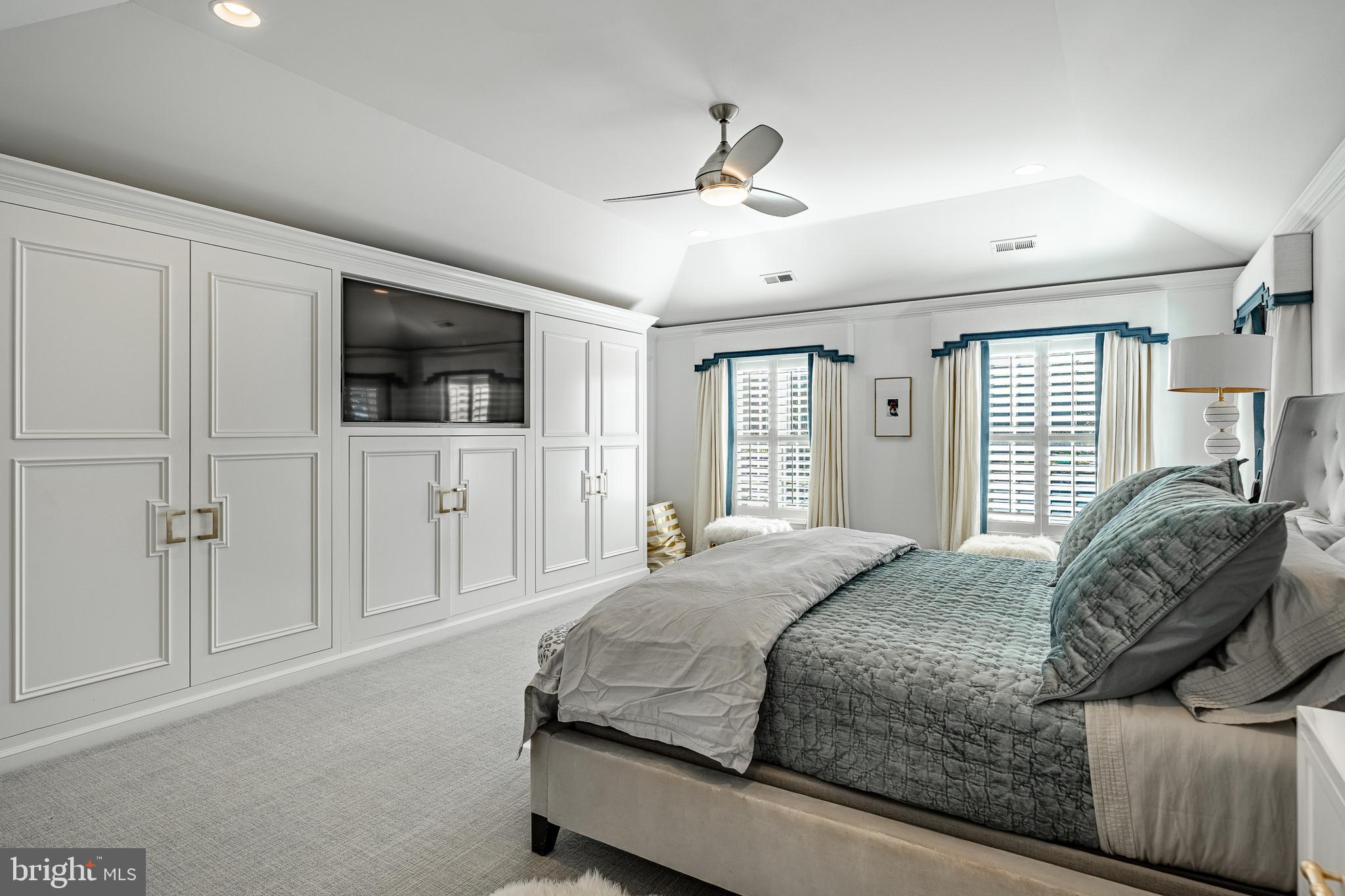 WHITEGATE - Residential