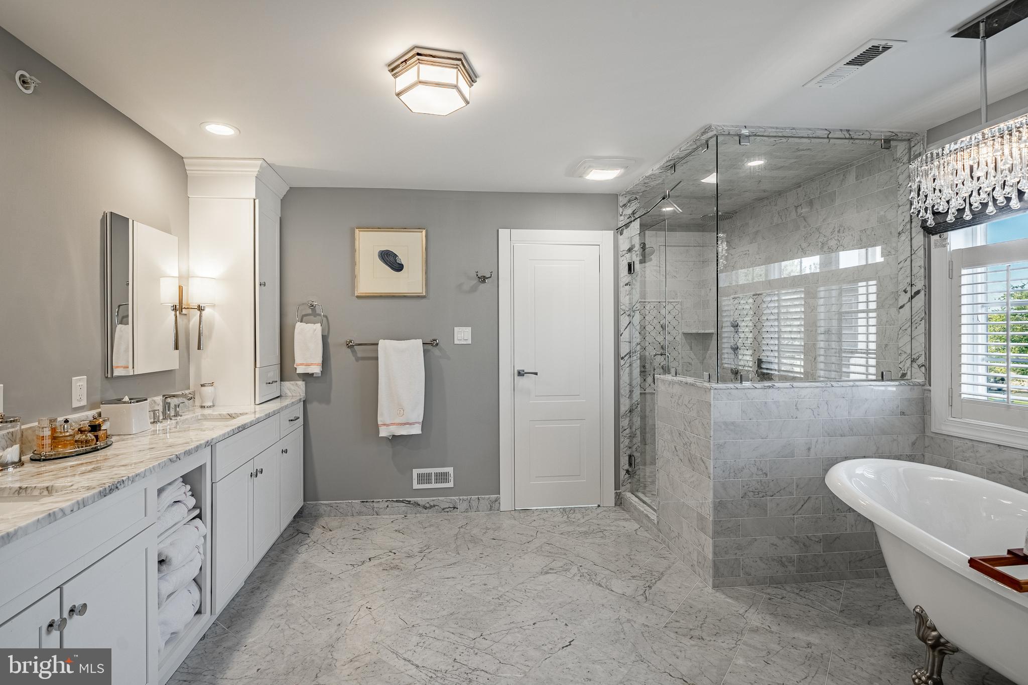 WHITEGATE - Residential