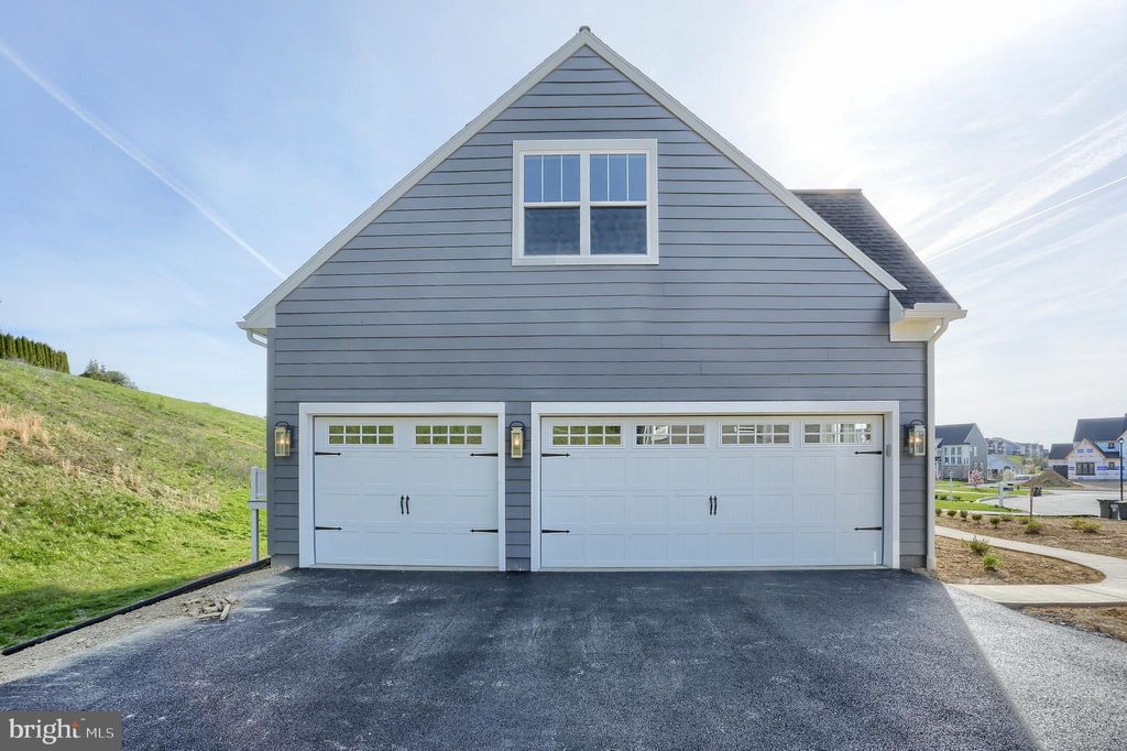 Photo of 1033 Lititz Bend Dr, Lititz, PA 17543 (MLS # PALA2039332)