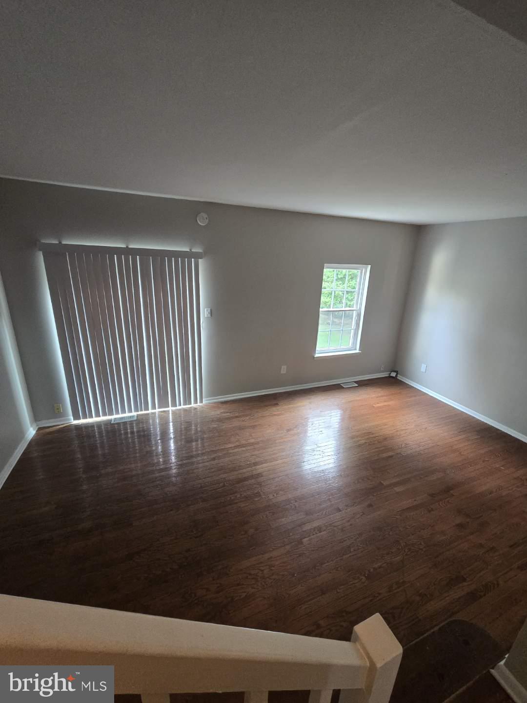 8126 LONDONDERRY COURT