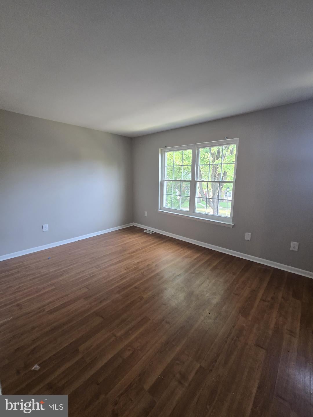 8126 LONDONDERRY COURT