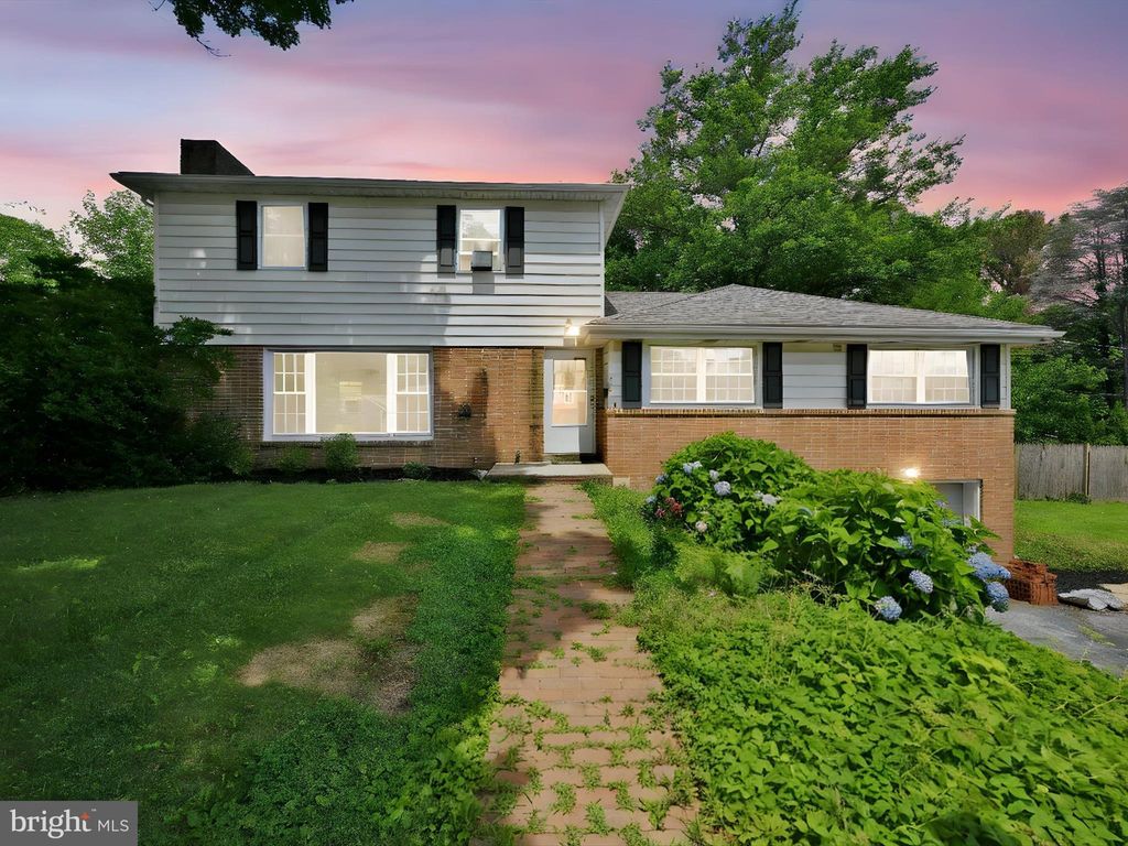 Photo of 316 S 9th Street, AKRON, PA 17501 (MLS # PALA2069784)