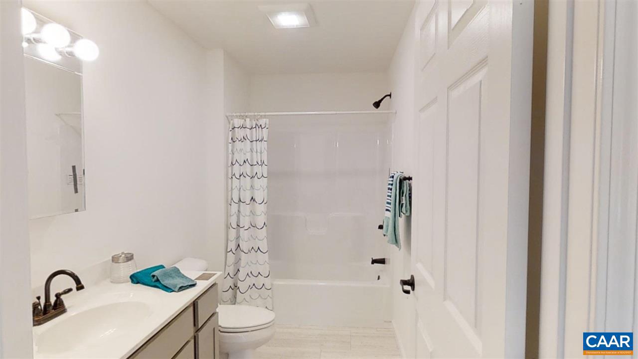 LAKE MONTICELLO - Residential