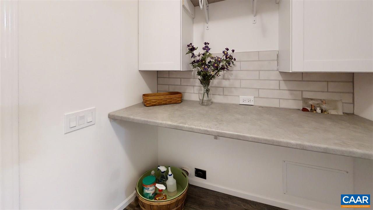 LAKE MONTICELLO - Residential