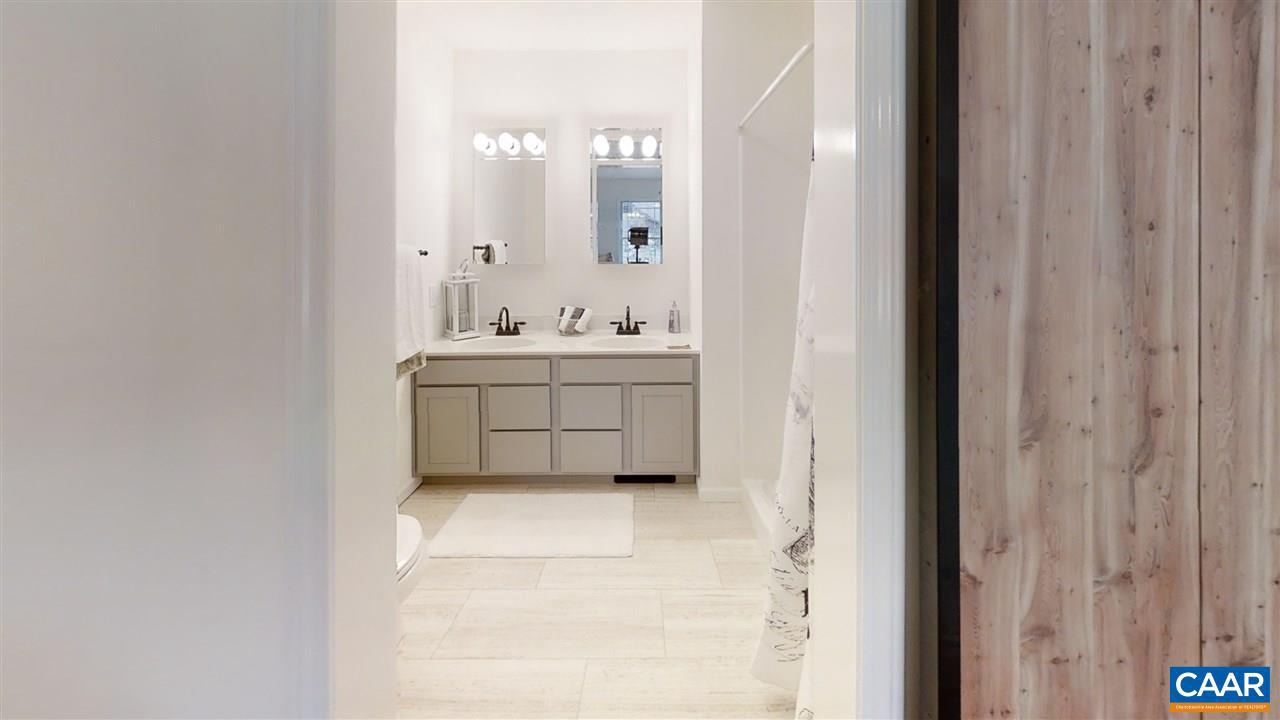 LAKE MONTICELLO - Residential