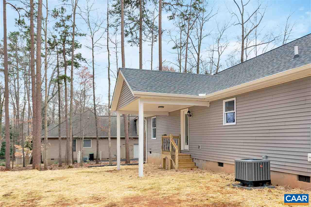 LAKE MONTICELLO - Residential