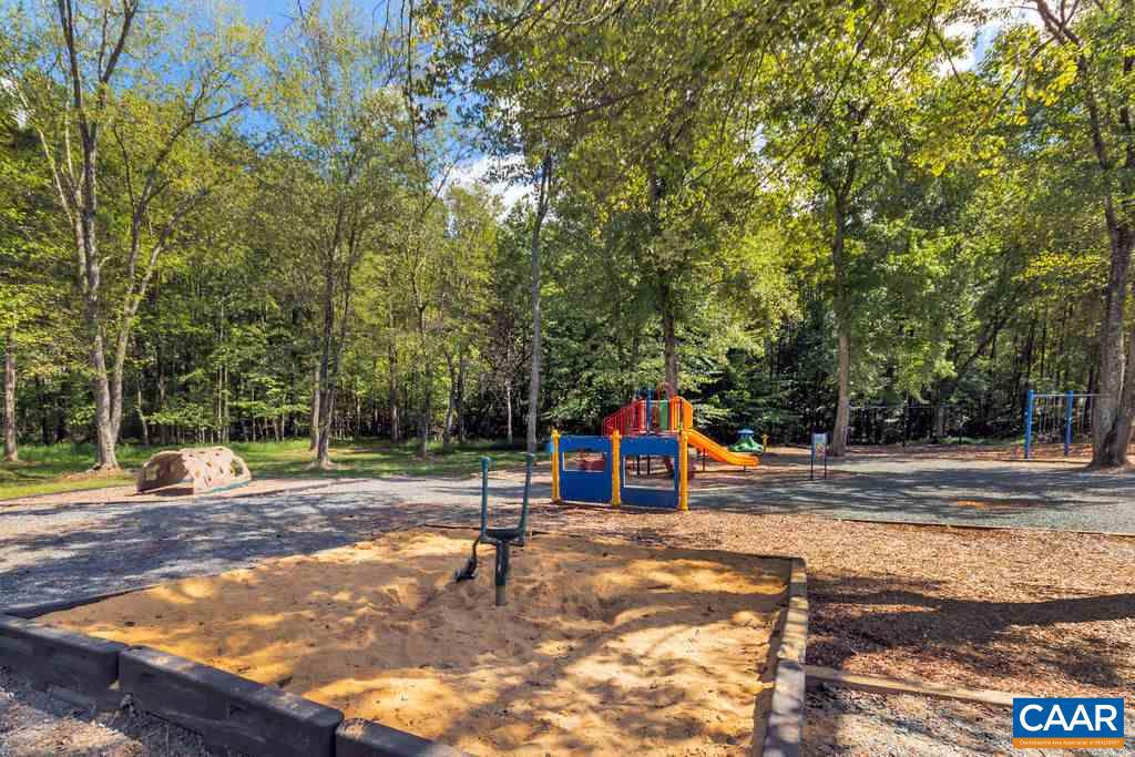 LAKE MONTICELLO - Residential