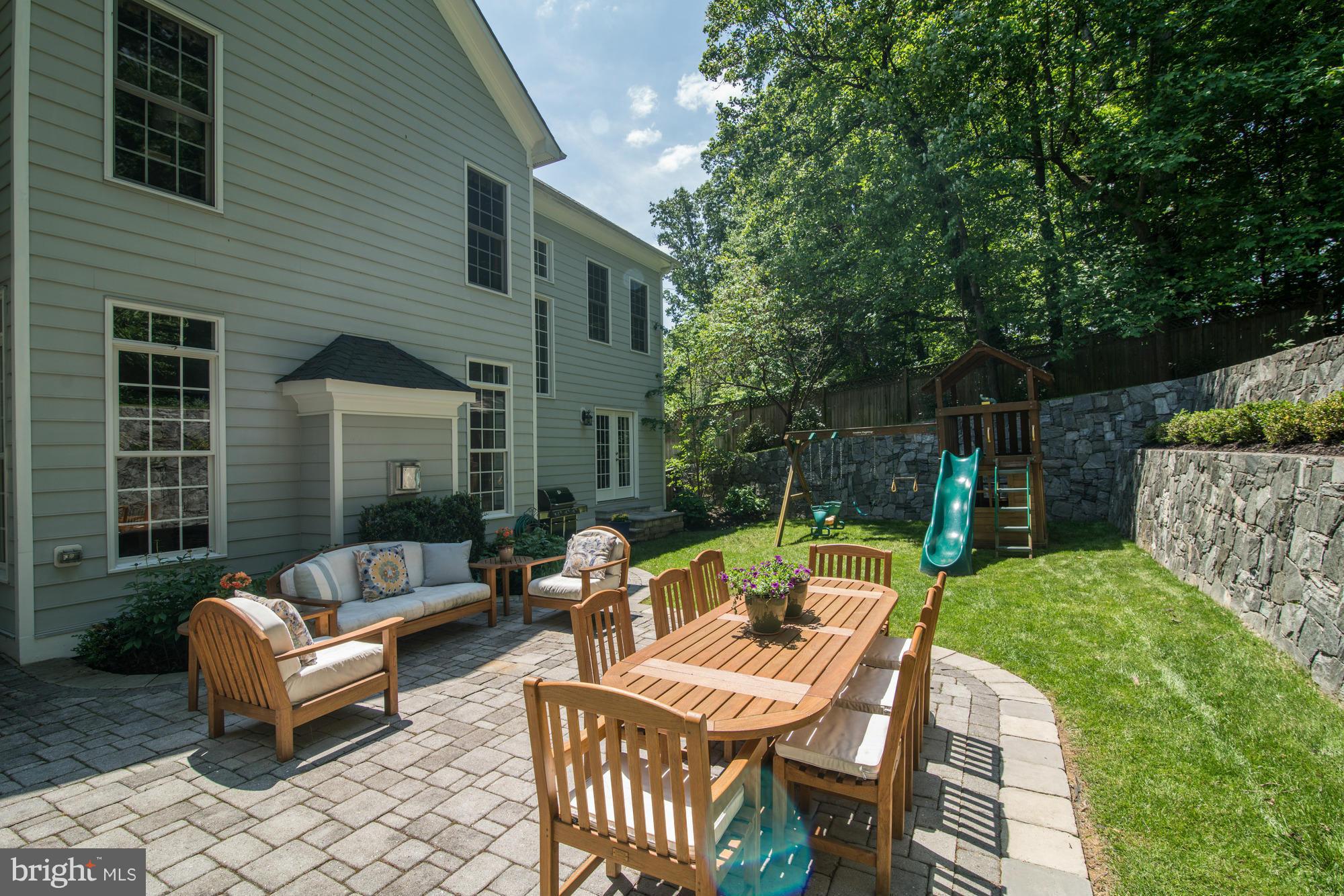 BROYHILL HILLS - Residential