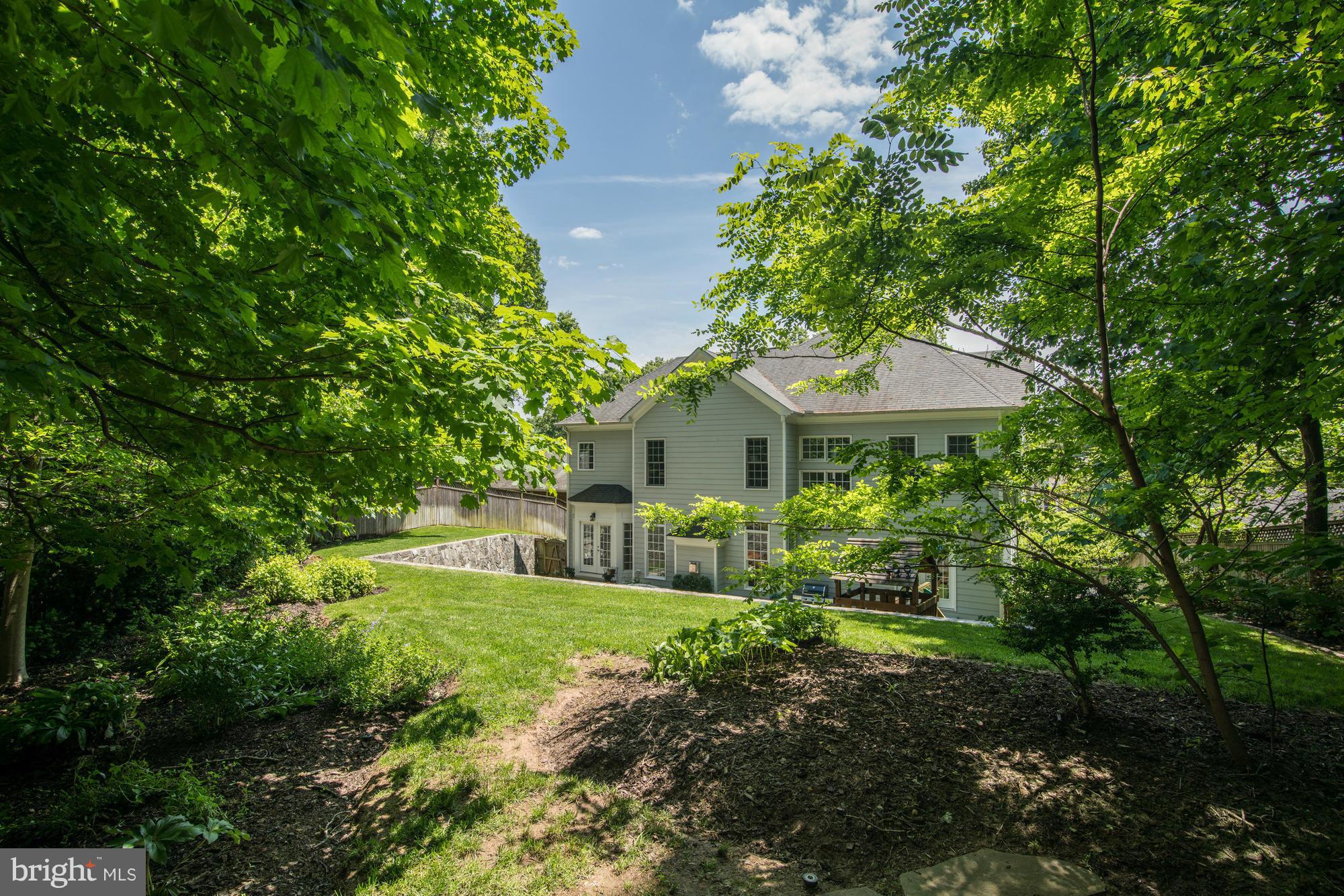 BROYHILL HILLS - Residential