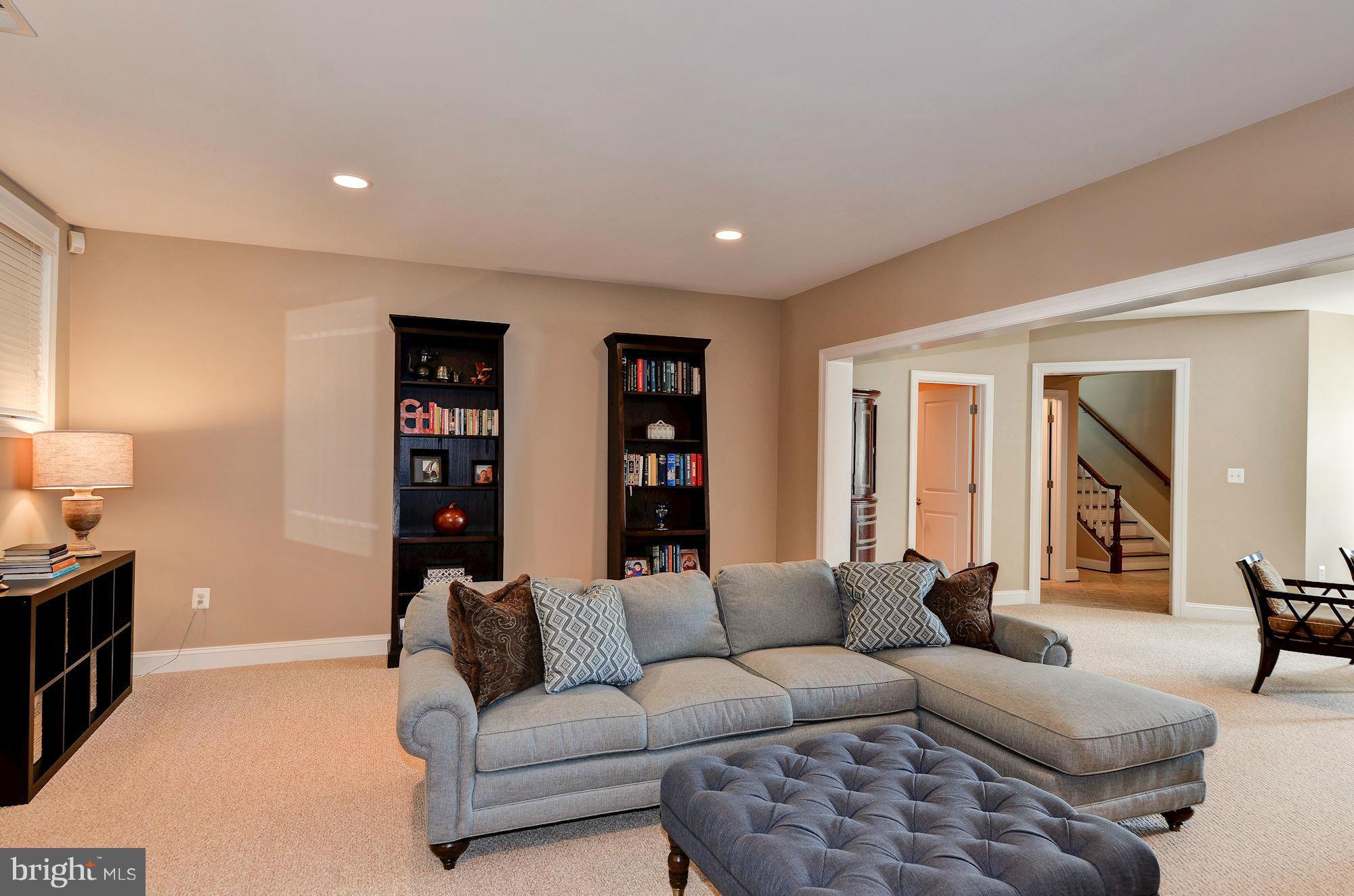 BROYHILL HILLS - Residential