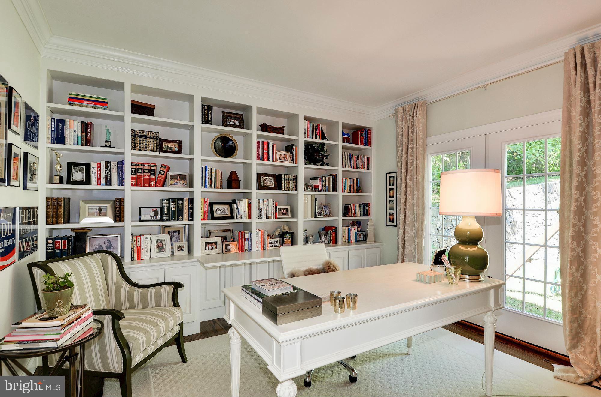 BROYHILL HILLS - Residential