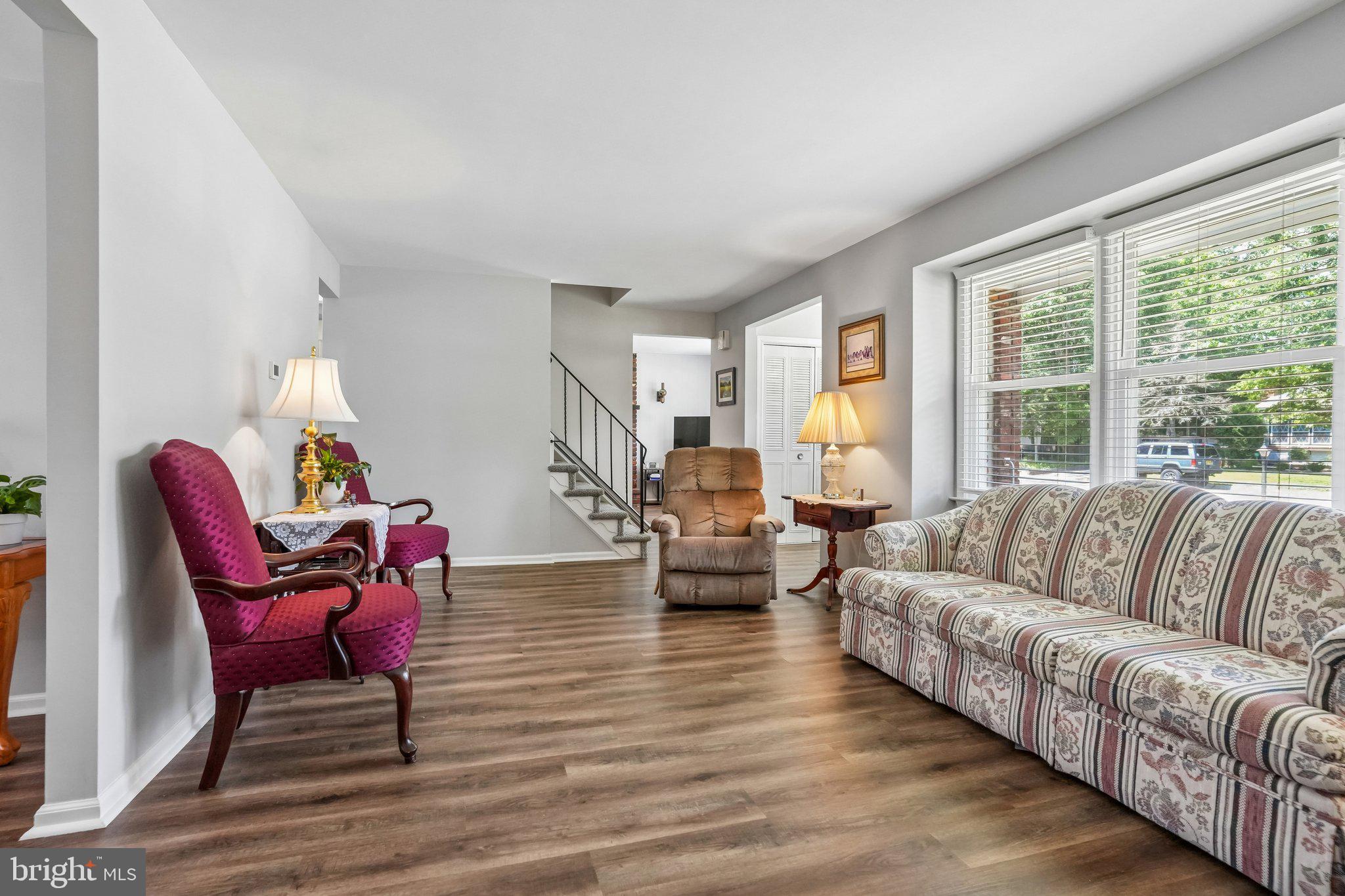 6 WOODLAND AVENUE