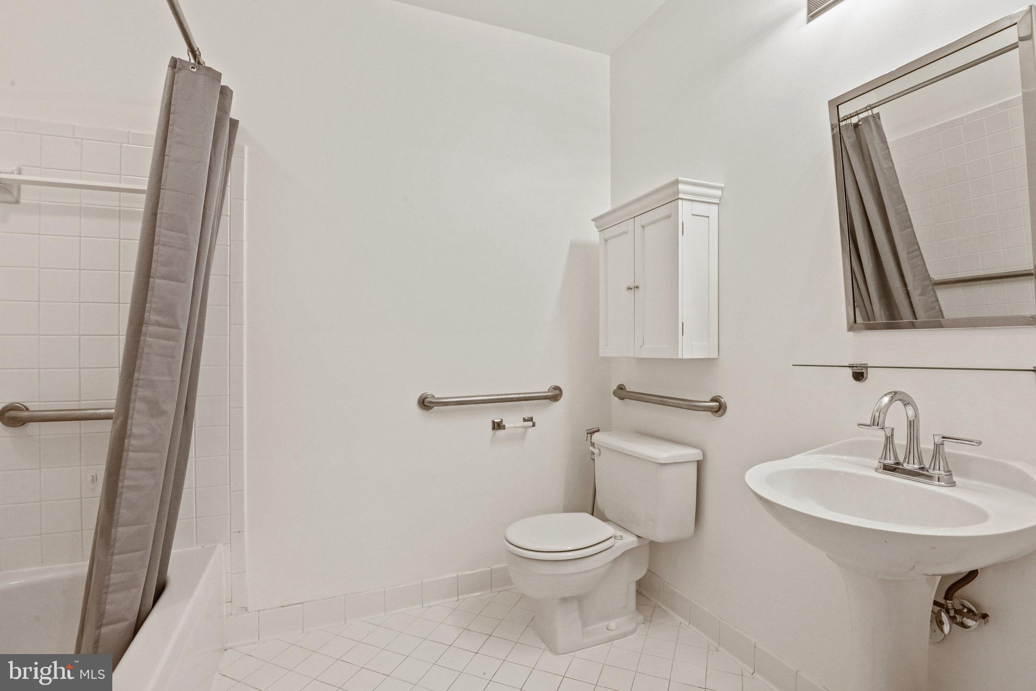 CEDAR LAKES - Residential Lease