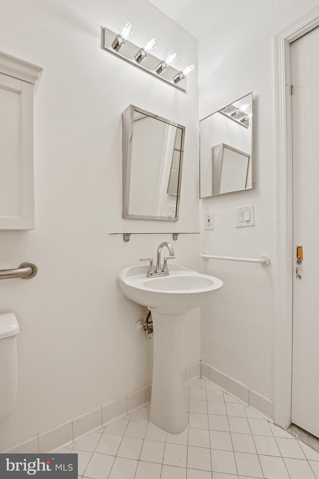 CEDAR LAKES - Residential Lease