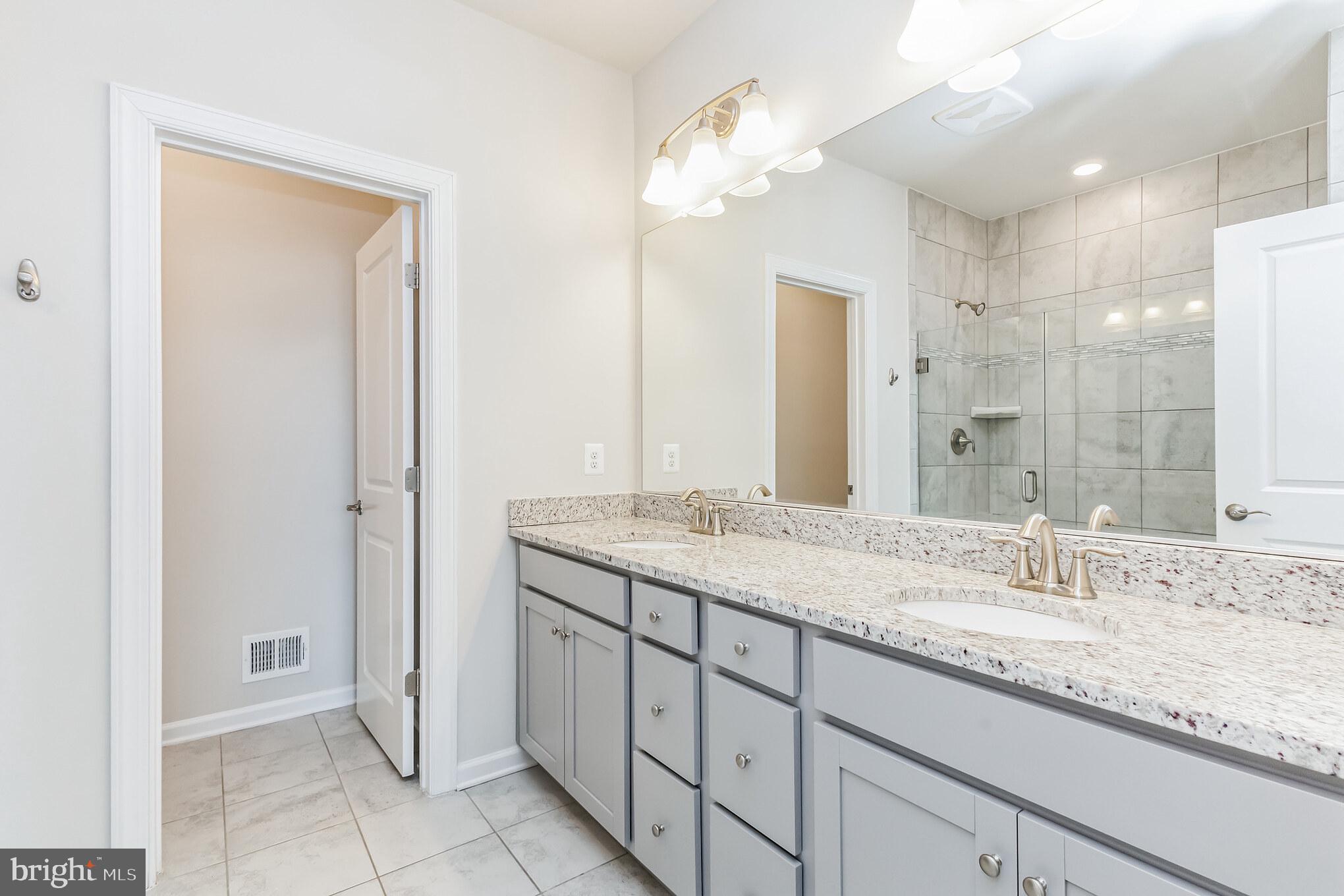 KINCORA - Residential Lease