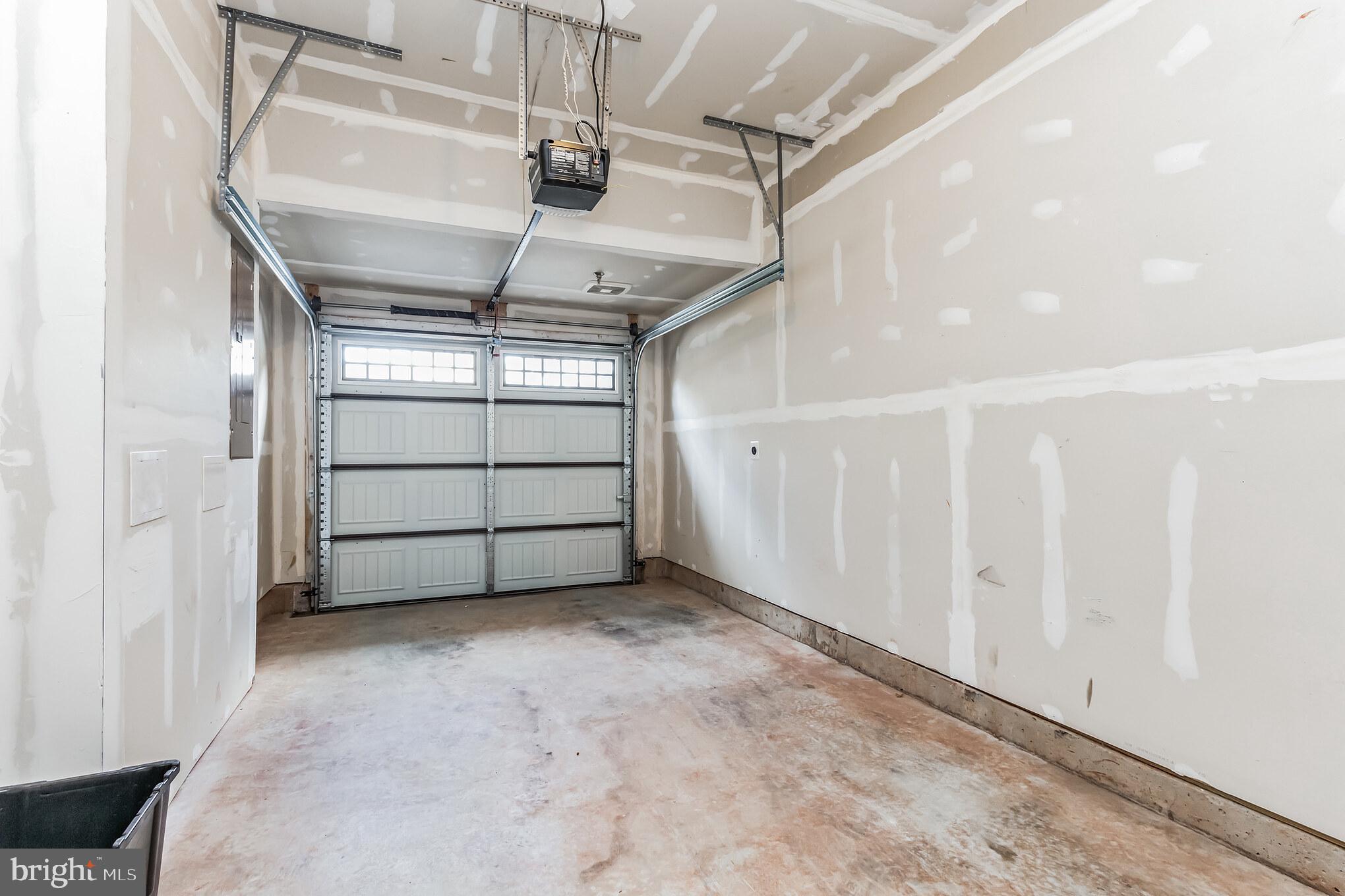 KINCORA - Residential Lease