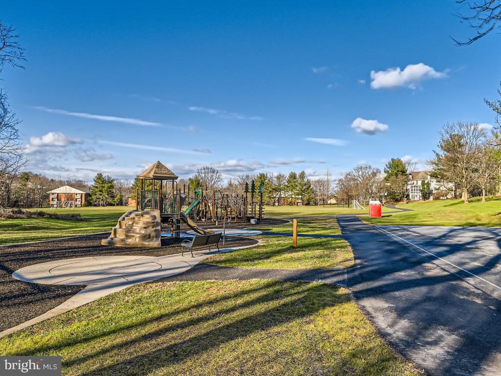 HUNTINGTON - Residential Lease