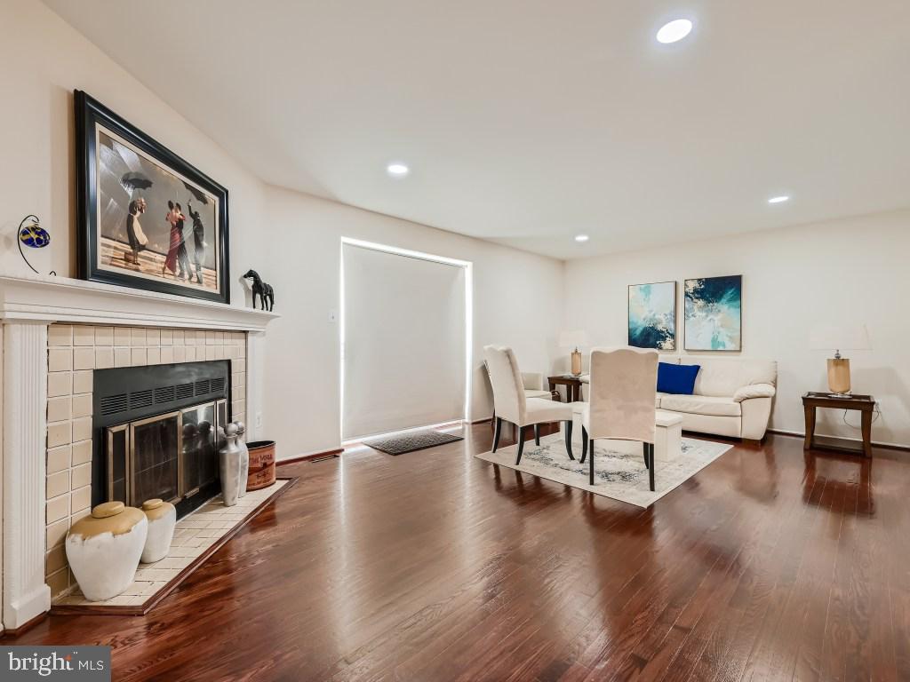 HUNTINGTON - Residential Lease