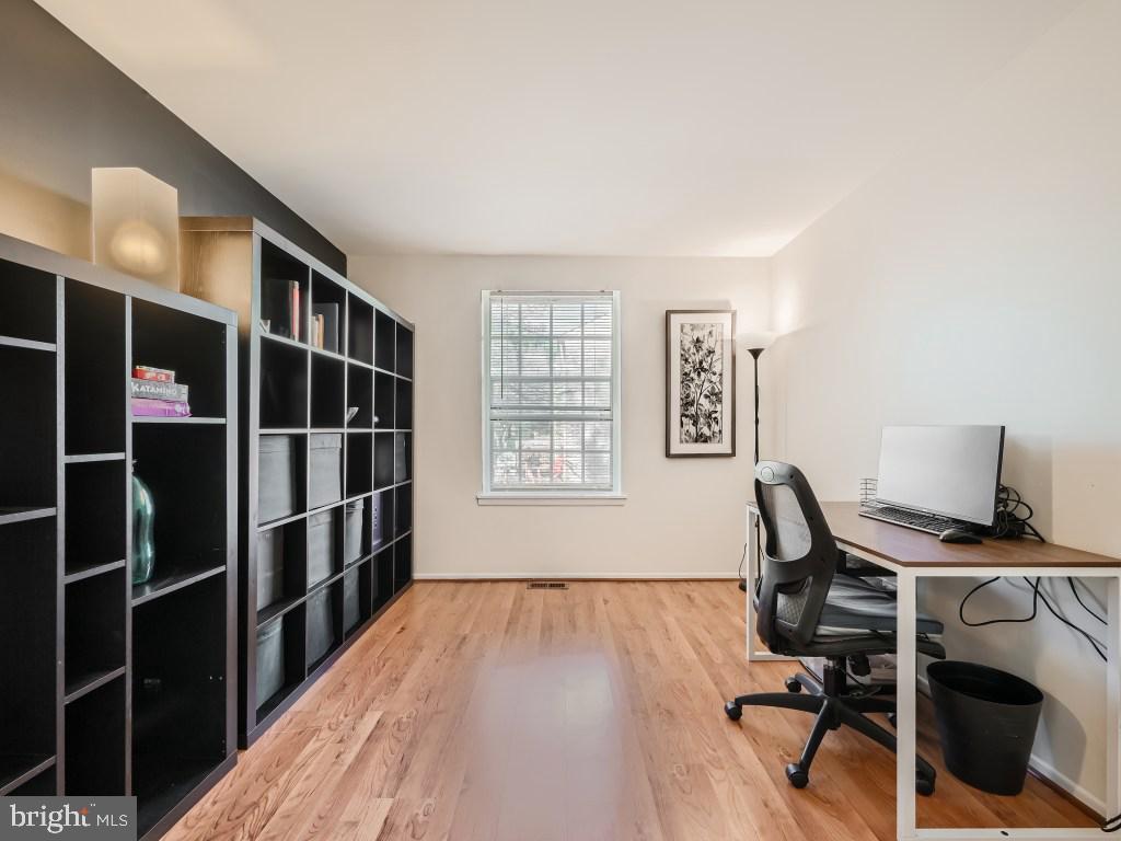 HUNTINGTON - Residential Lease