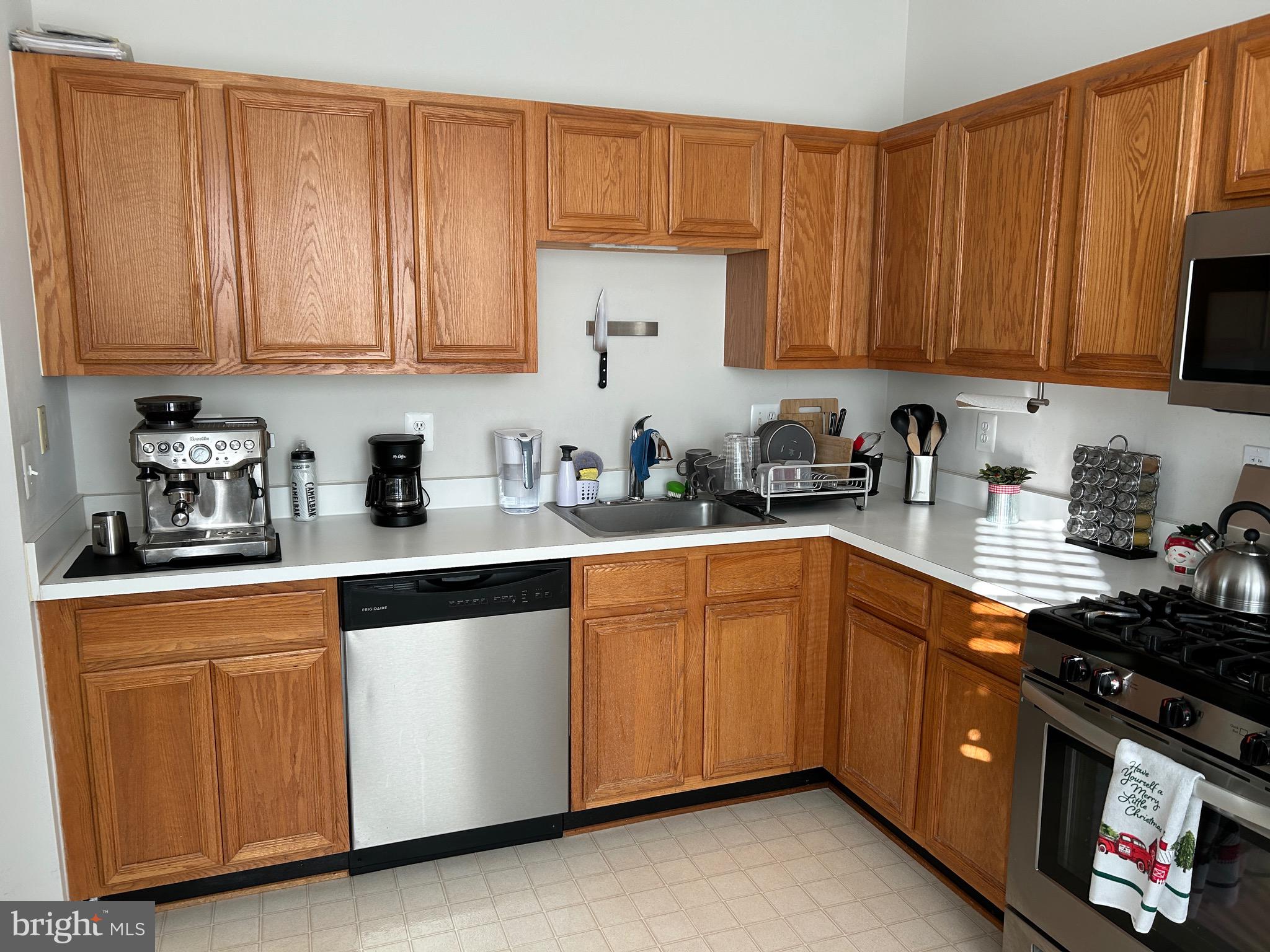 RIVERBEND AT CASCADES - Residential Lease