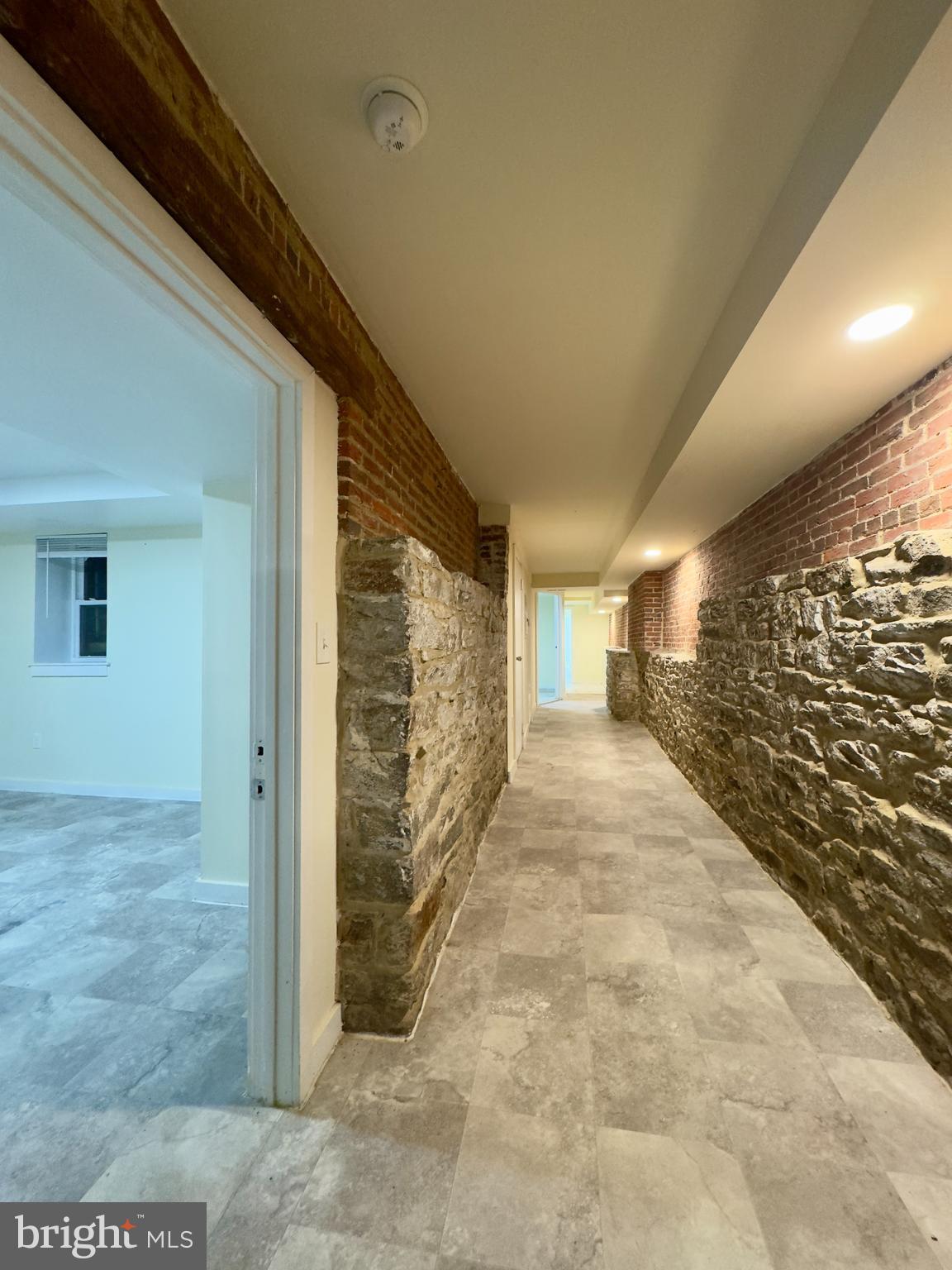 OLD GOUCHER - Residential Lease