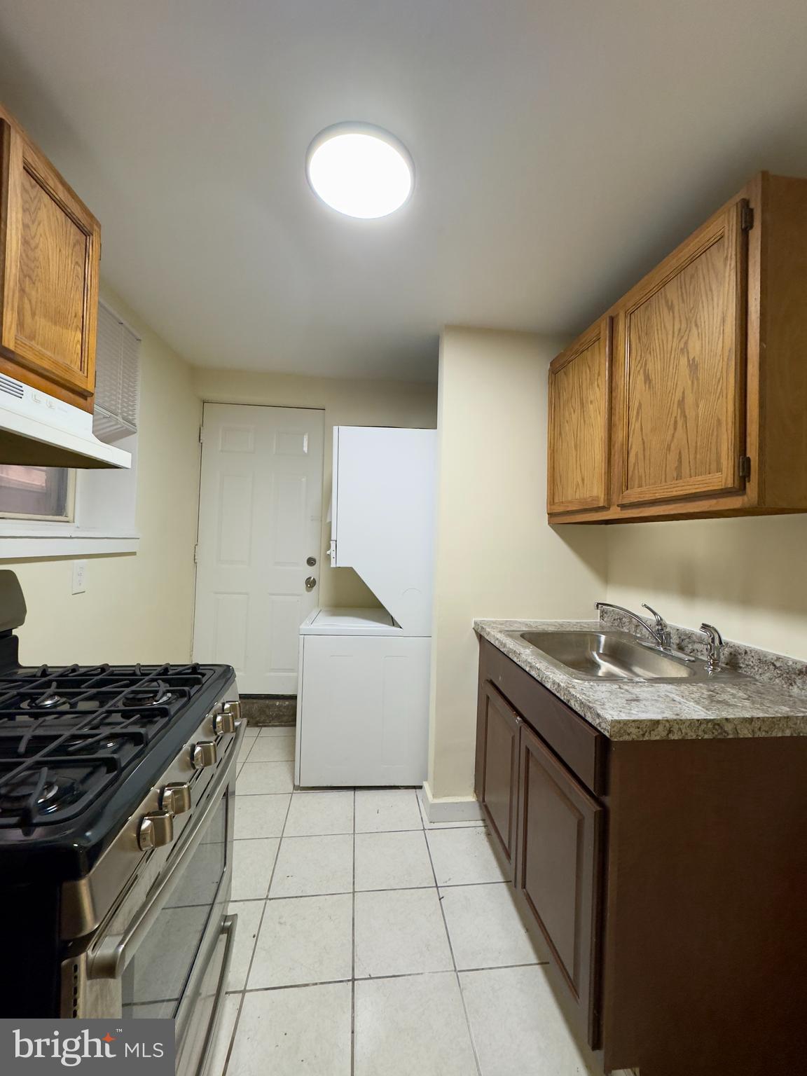 OLD GOUCHER - Residential Lease