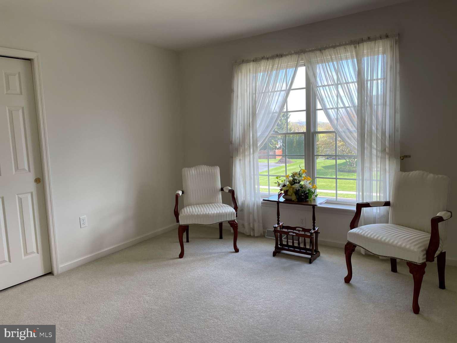 HIGHLANDS OF HAMPDEN SQ - Residential